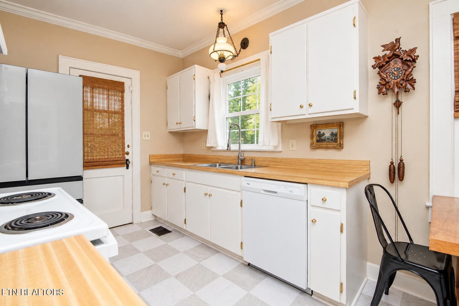Bright Staged Galley Kitchen with Vintag - 6809 Nubbin Ridge Drive, Knoxville, TN 37919