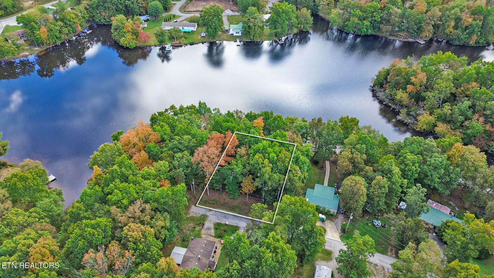 Peaceful Lake Geronimo - 8068 Saratoga Drive, Crossville, TN 38572