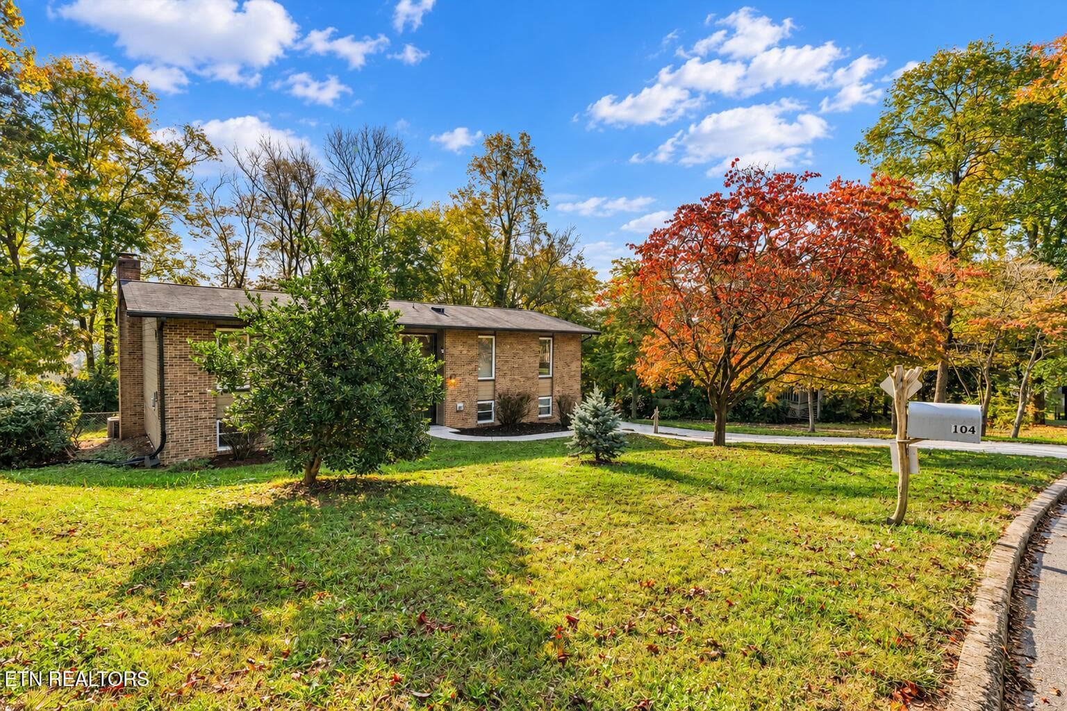 Front side - 104 Newport Drive, Oak Ridge, TN 37830