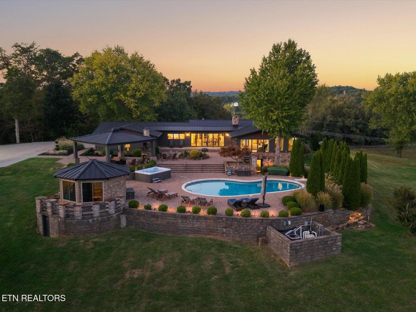2 - 1001 Smith School Rd, Strawberry Plains, TN 37871