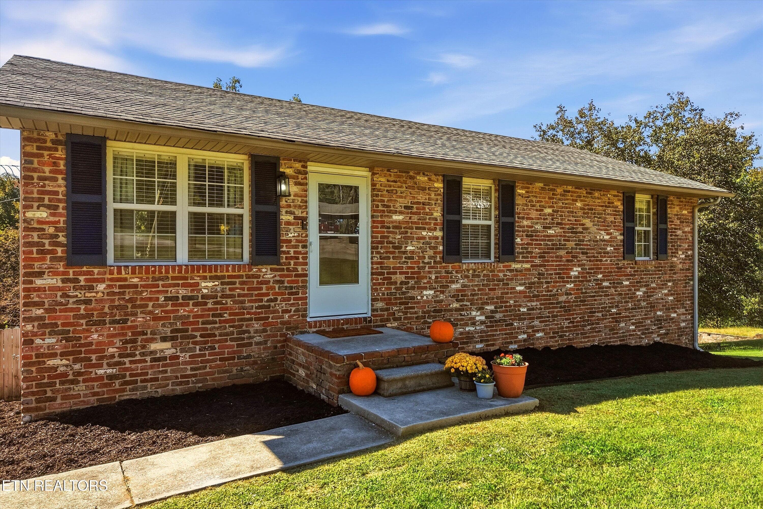 330 Dogwood Drive, Harriman, TN 37748