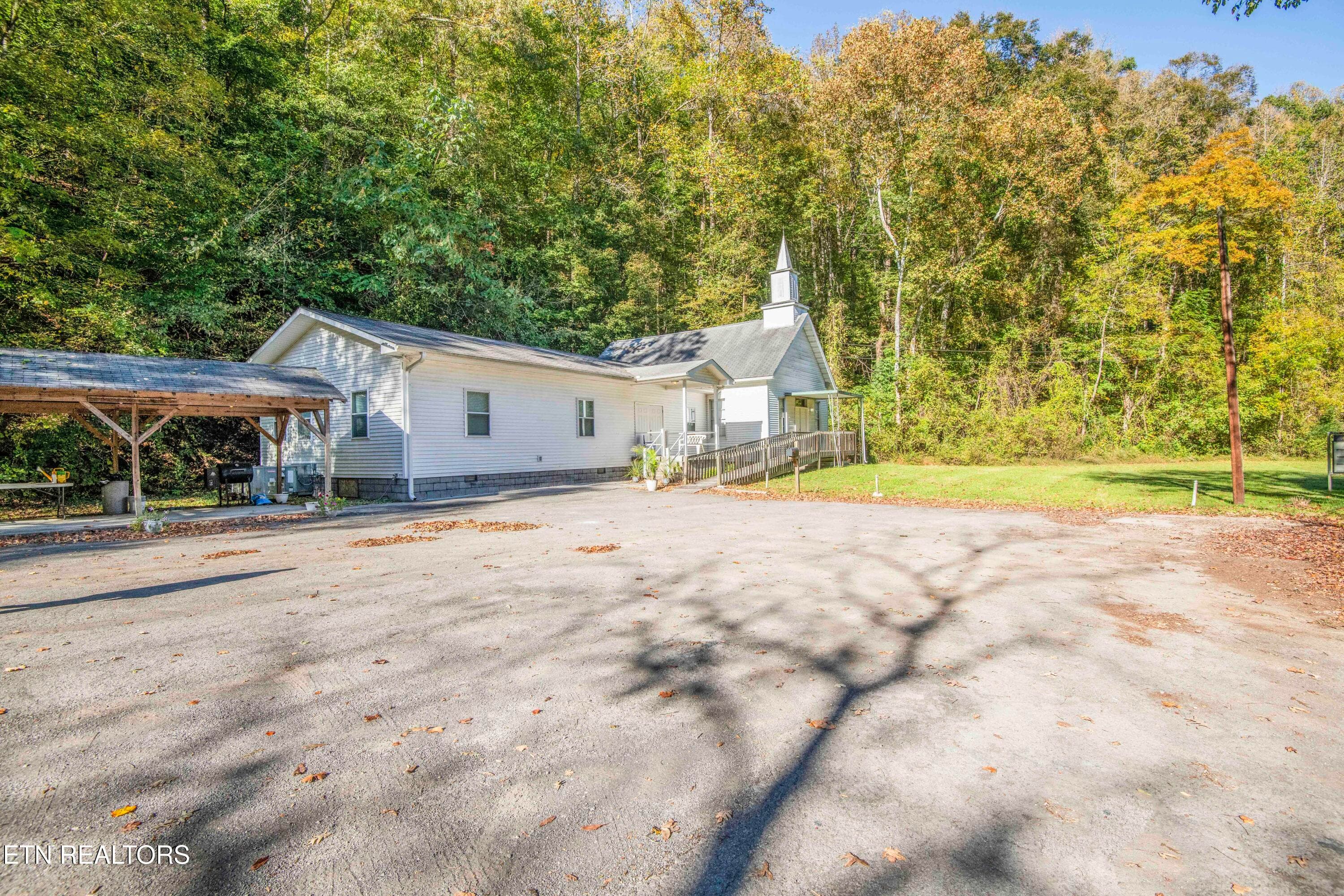 164 Moores Gap Rd, Heiskell, TN 37754