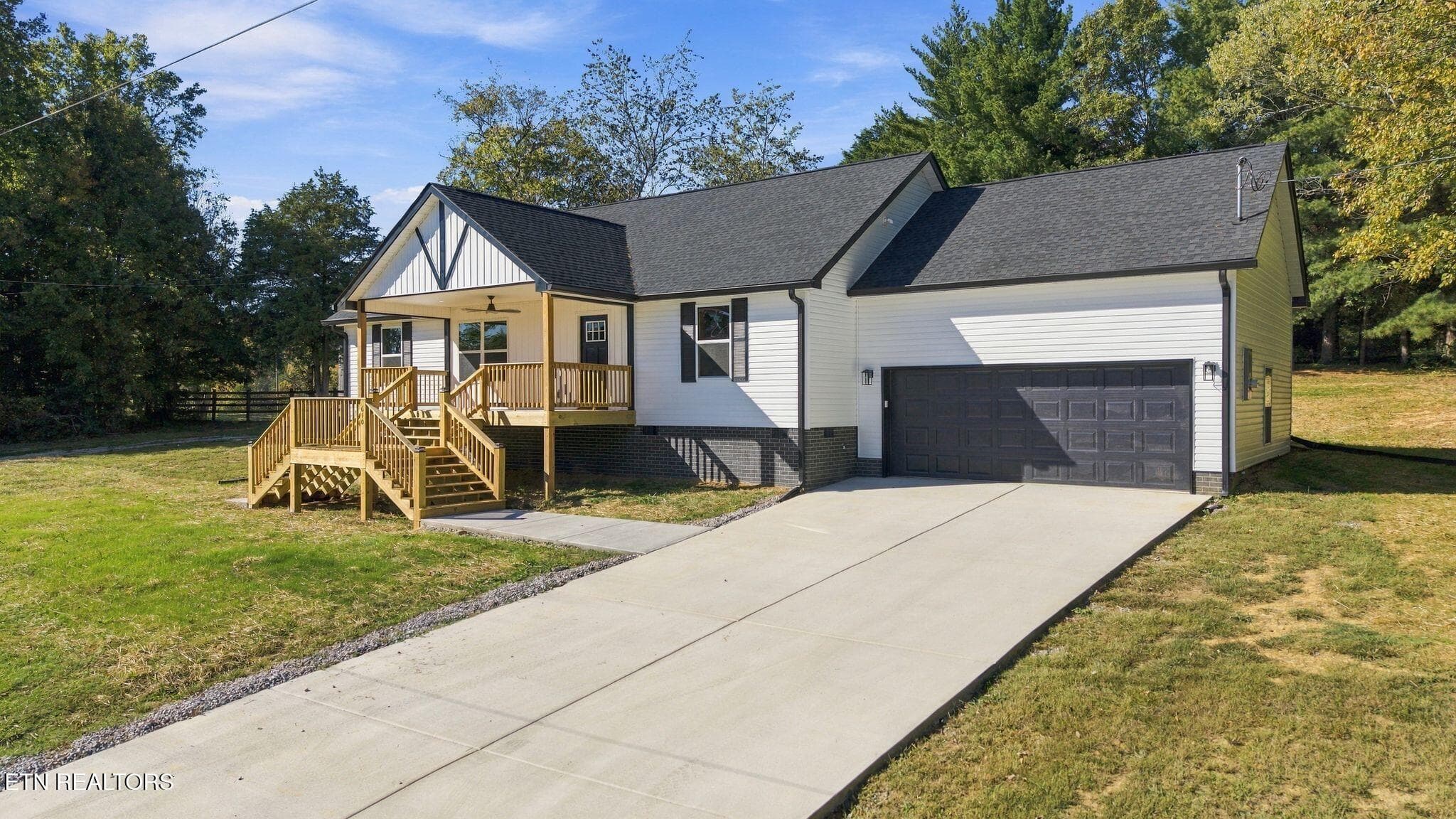 2_610 Lawrence St 31 - 610 Lawrence St, Etowah, TN 37331