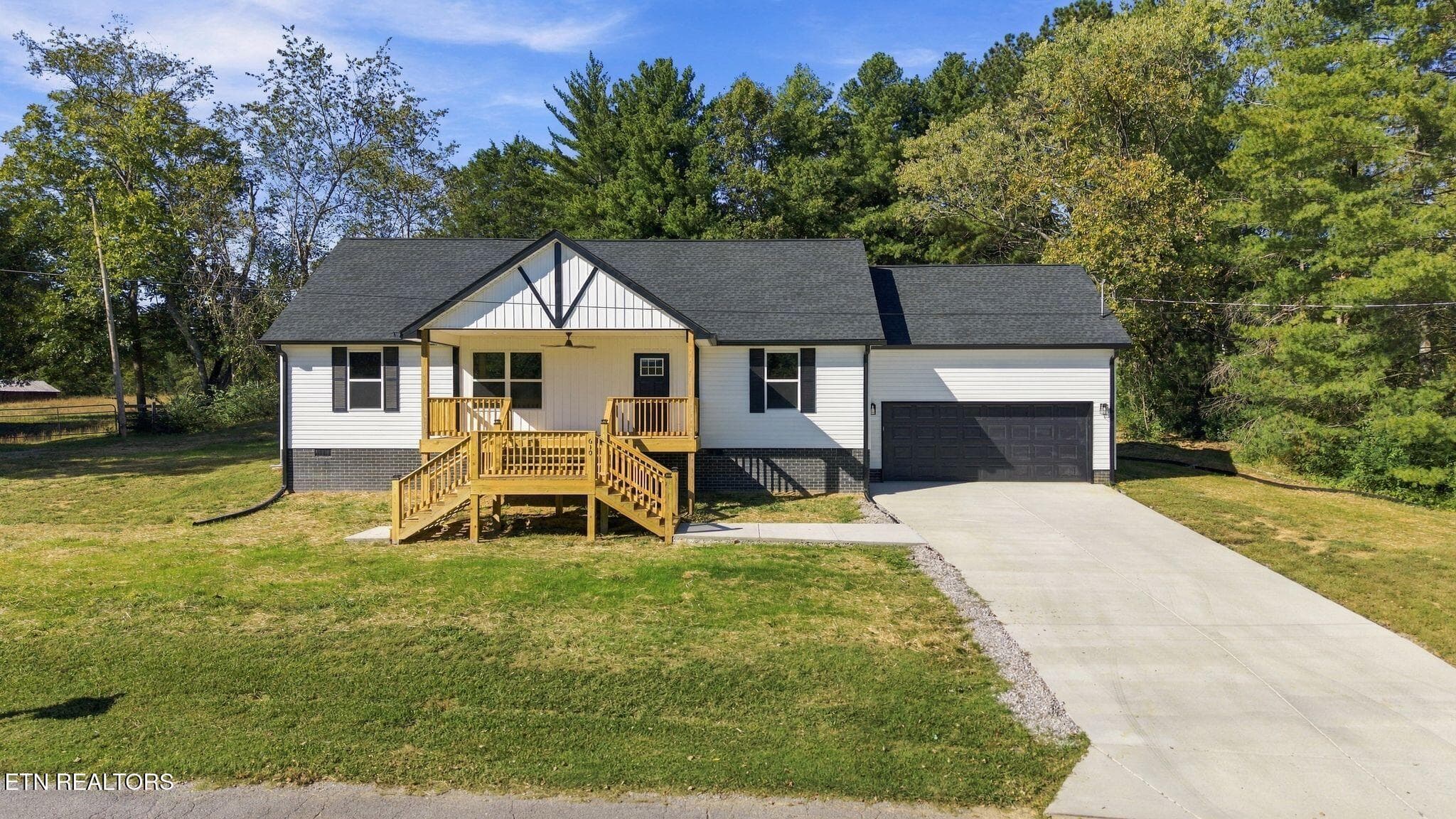 3_610 Lawrence St 29 - 610 Lawrence St, Etowah, TN 37331
