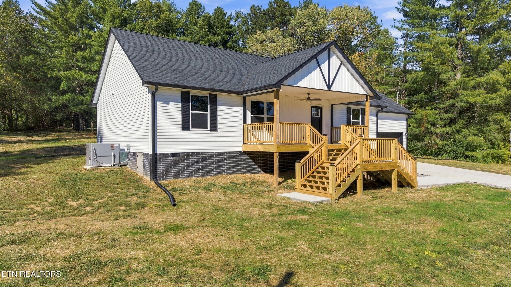 4_610 Lawrence St 30 - 610 Lawrence St, Etowah, TN 37331