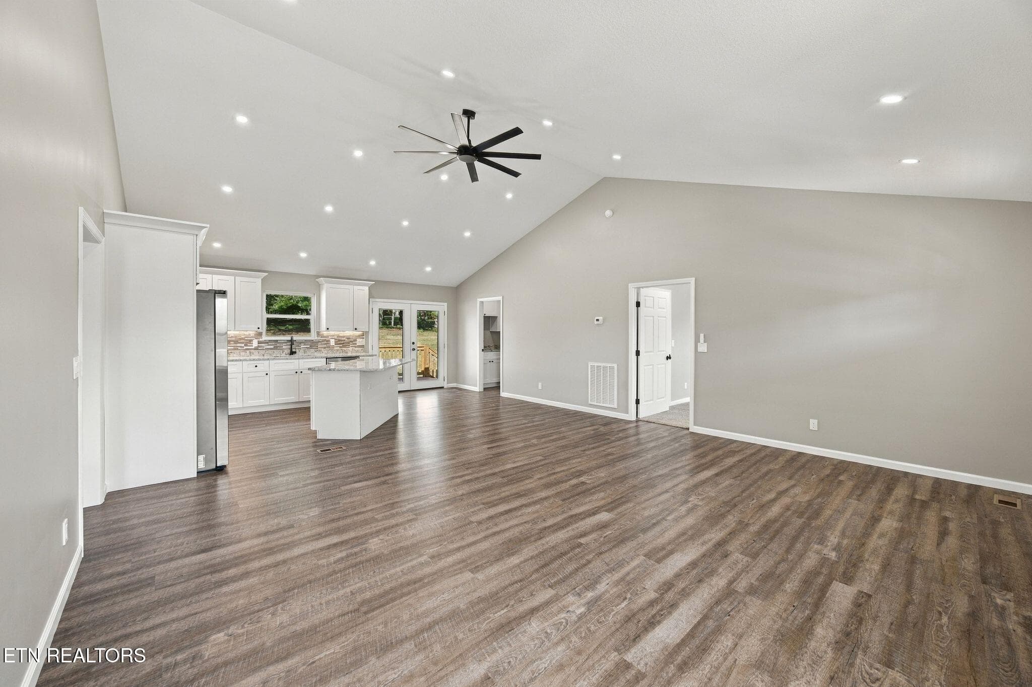 7_610 Lawrence St 3 - 610 Lawrence St, Etowah, TN 37331
