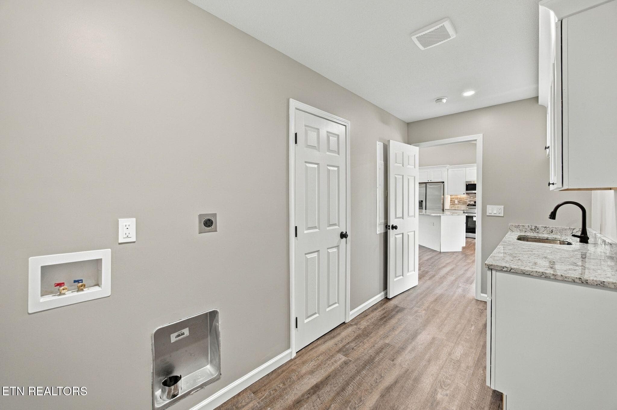 22_610 Lawrence St 18 - 610 Lawrence St, Etowah, TN 37331