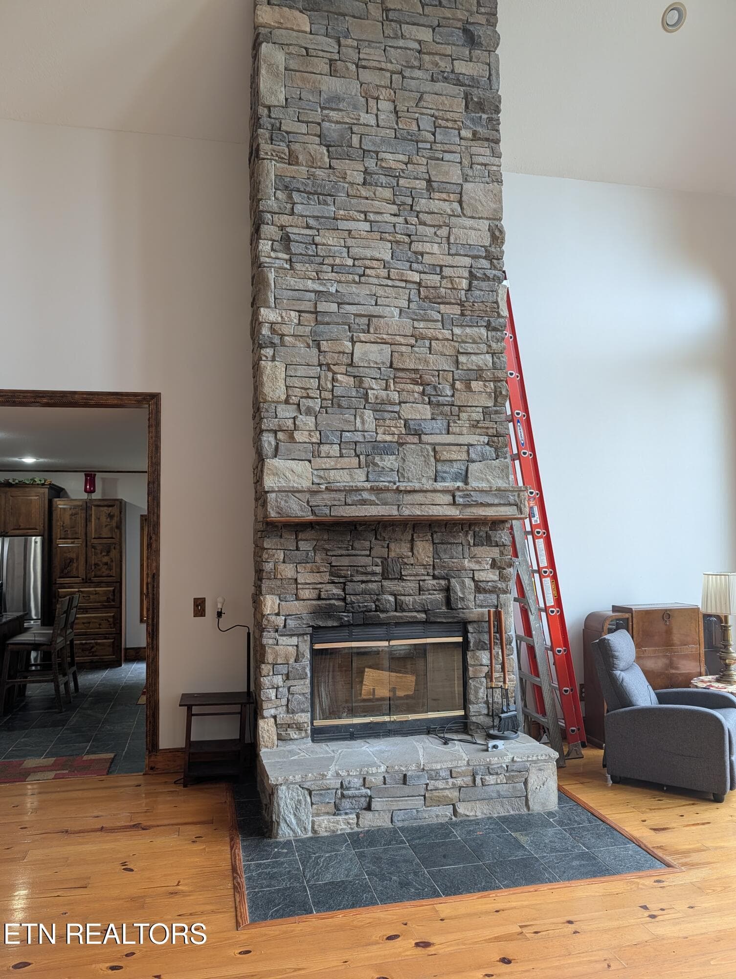Stone Fireplace - 130 Abels Valley Rd, Rockwood, TN 37854