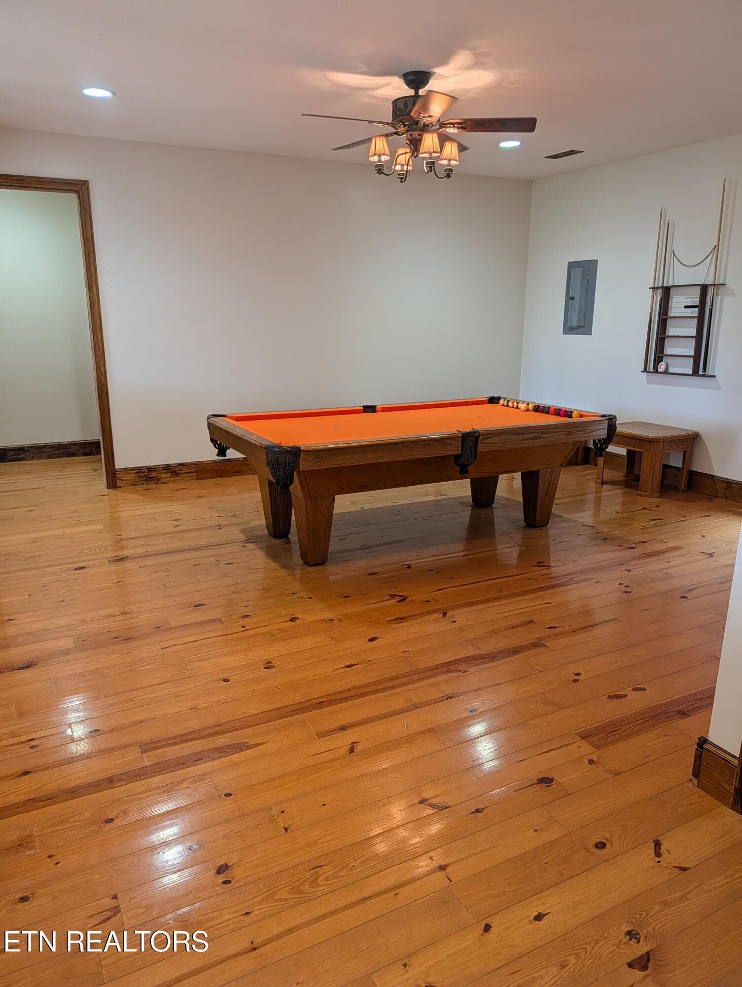 Upstairs Rec Room - 130 Abels Valley Rd, Rockwood, TN 37854