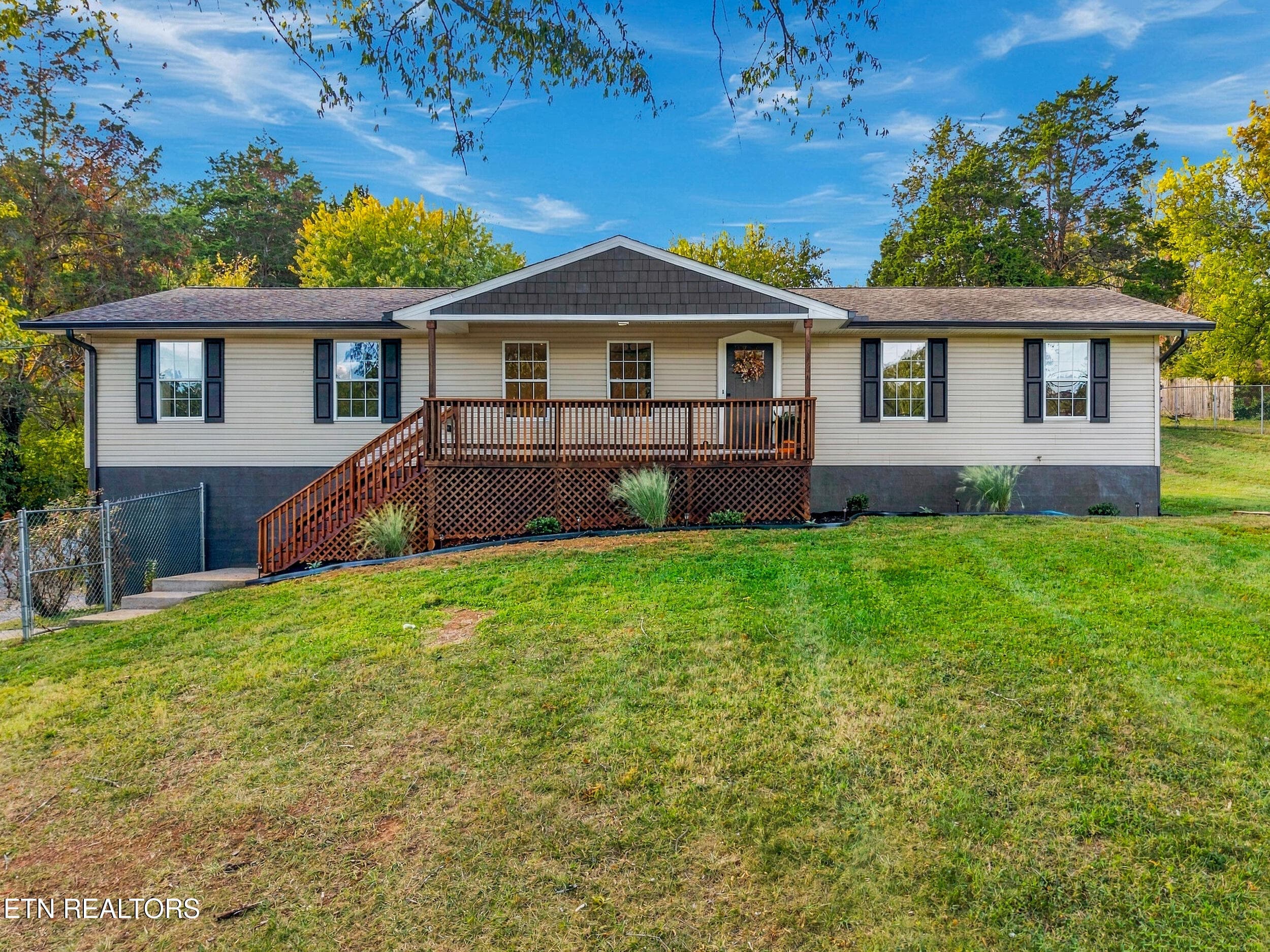 735 Metler Drive, Knoxville, TN 37912