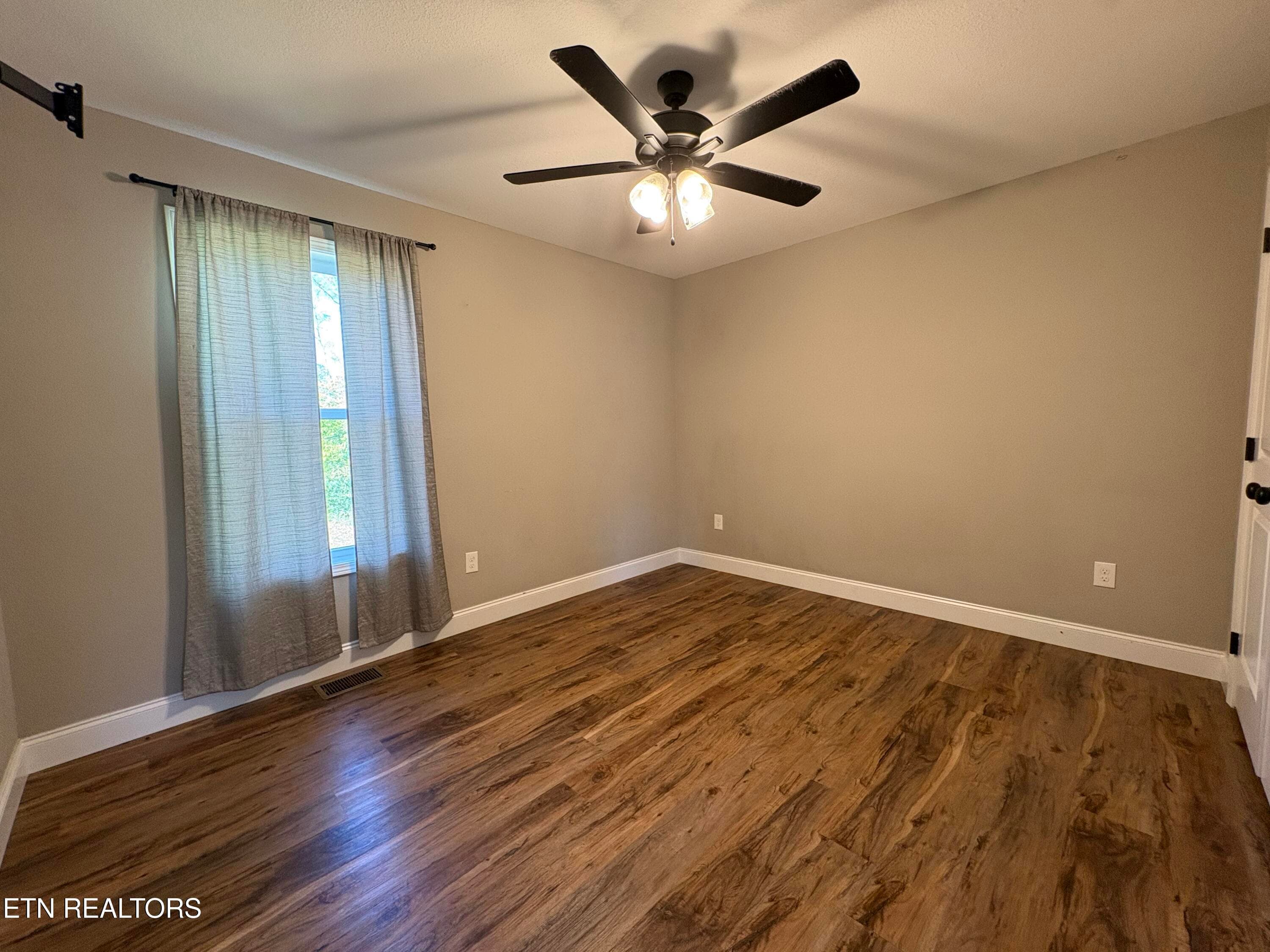 Bedroom 2 - 327 Thomas Loop Rd, Sevierville, TN 37876