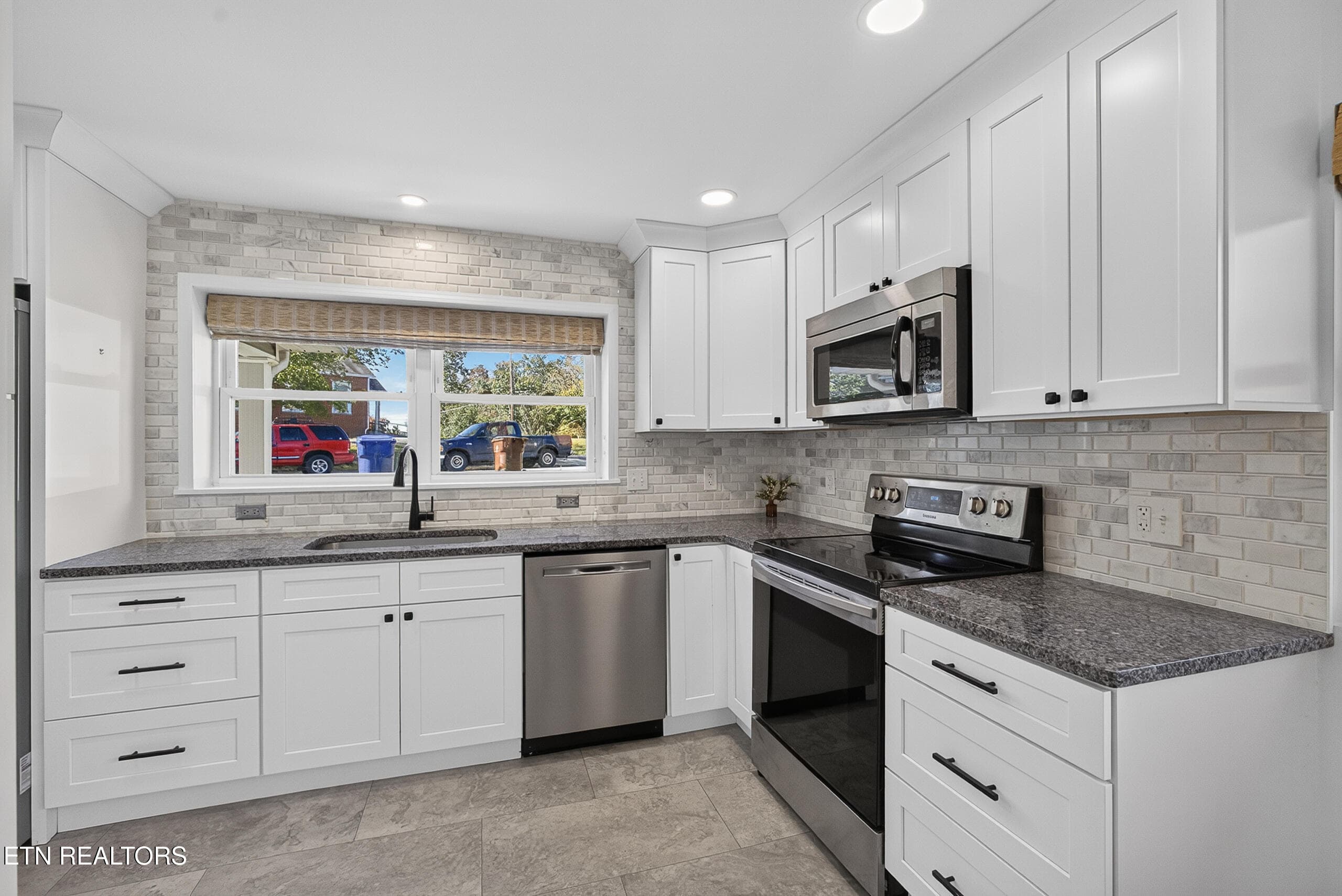 LB1A3017 - 102 Poplar Rd, Oak Ridge, TN 37830