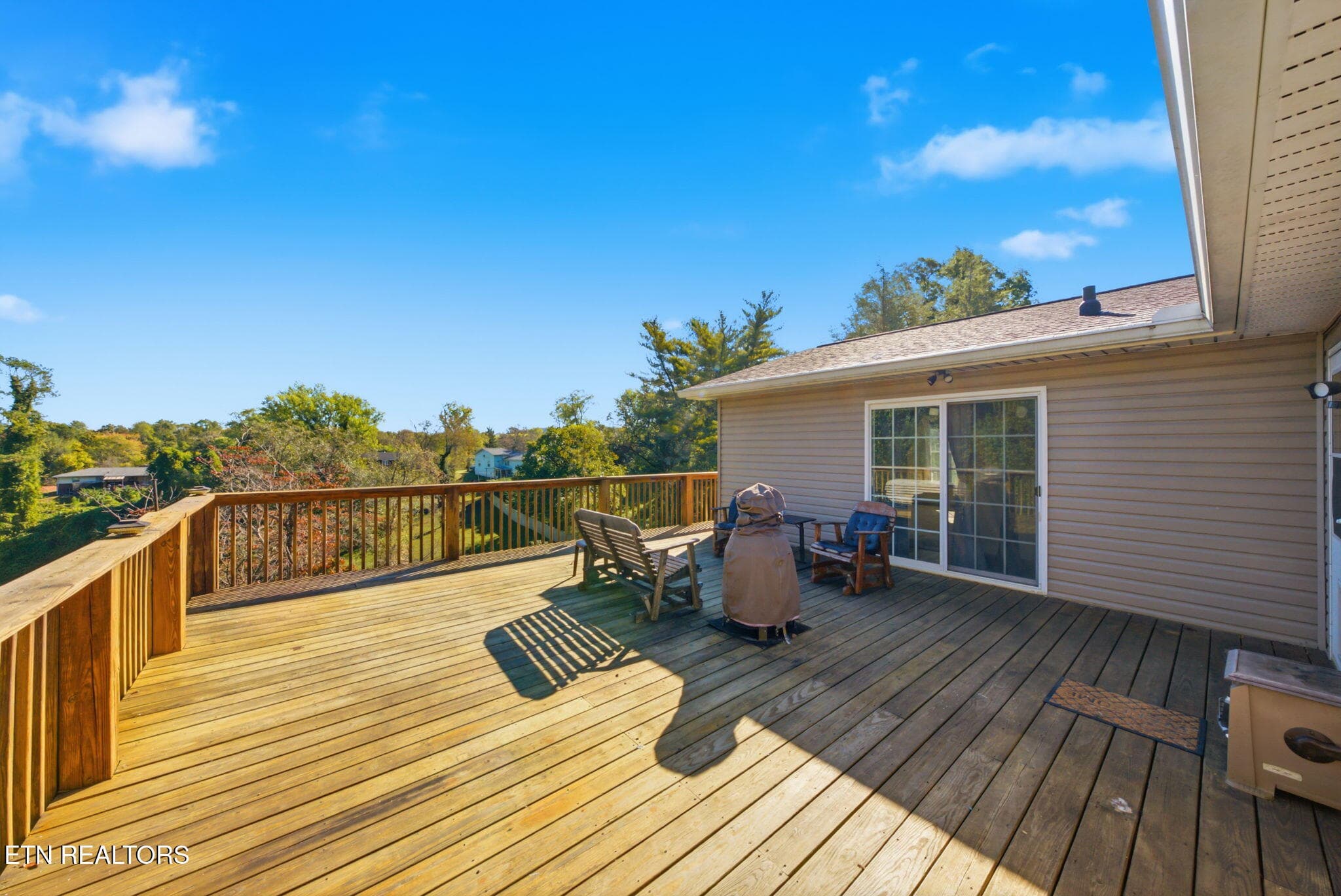Deck - 804 Patton Ferry Rd, Kingston, TN 37763