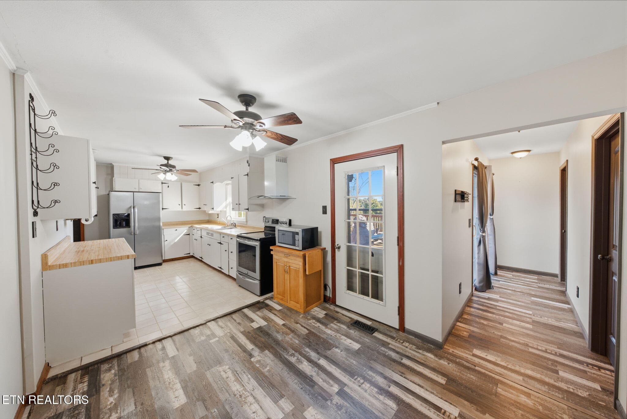 Eat-In Kitchen - 804 Patton Ferry Rd, Kingston, TN 37763