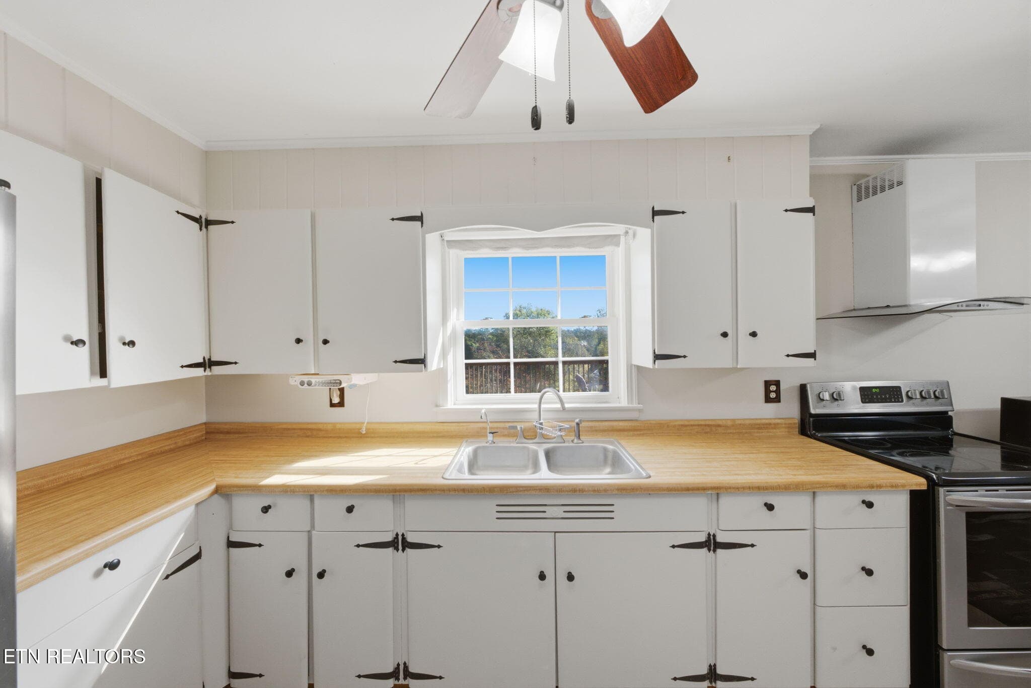 Kitchen - 804 Patton Ferry Rd, Kingston, TN 37763