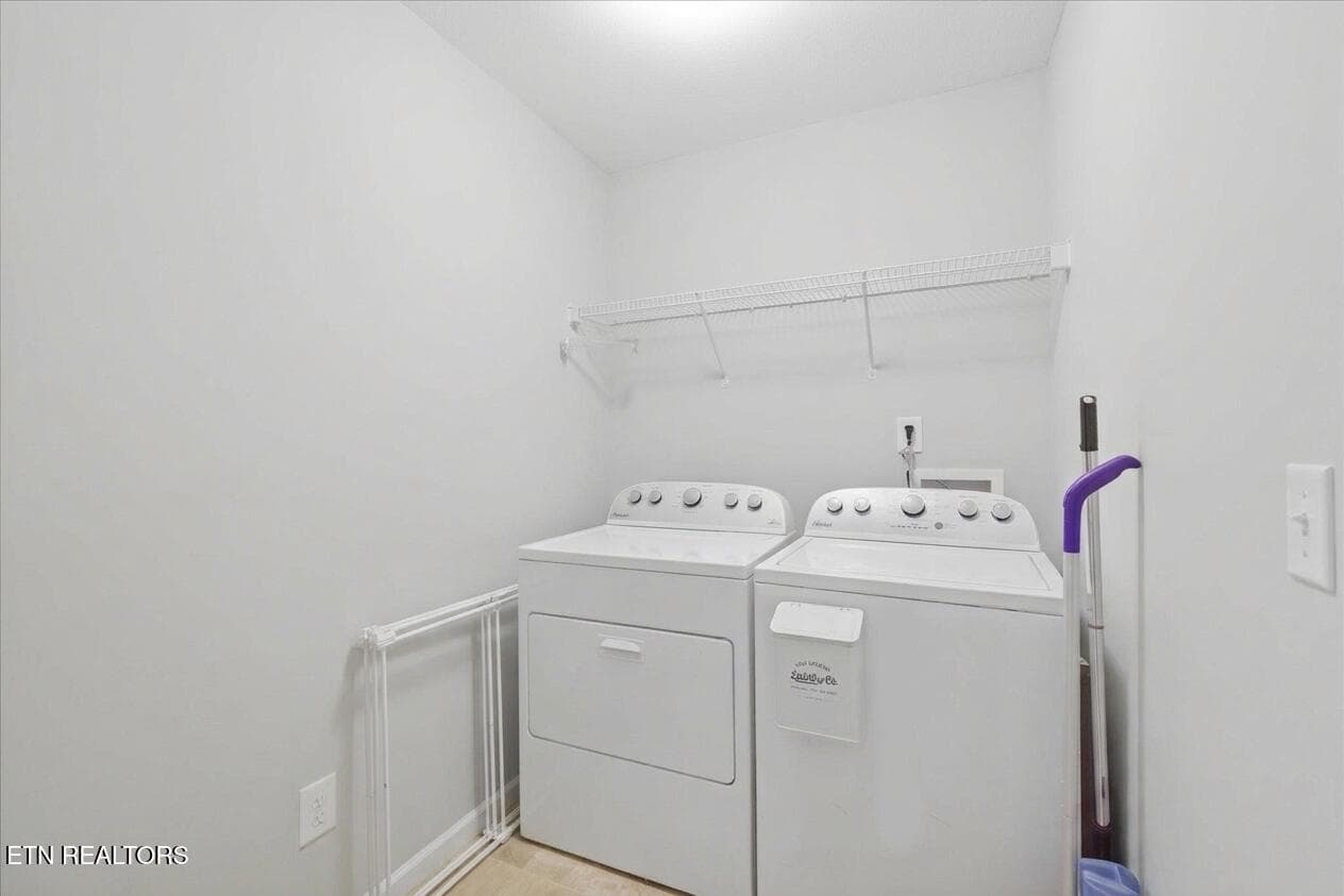 Main level laundry - 2718 Chukar Rd, Knoxville, TN 37923
