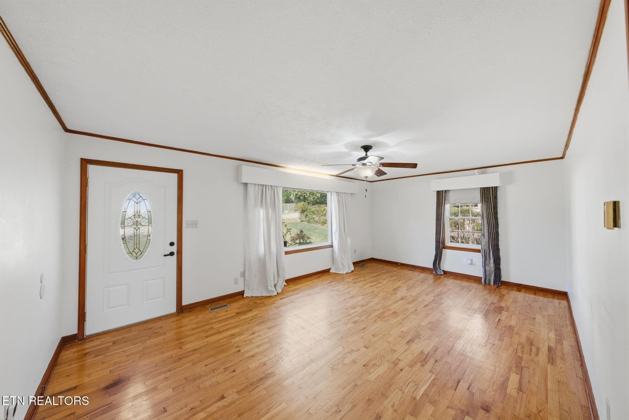 Living Room - 804 Patton Ferry Rd, Kingston, TN 37763
