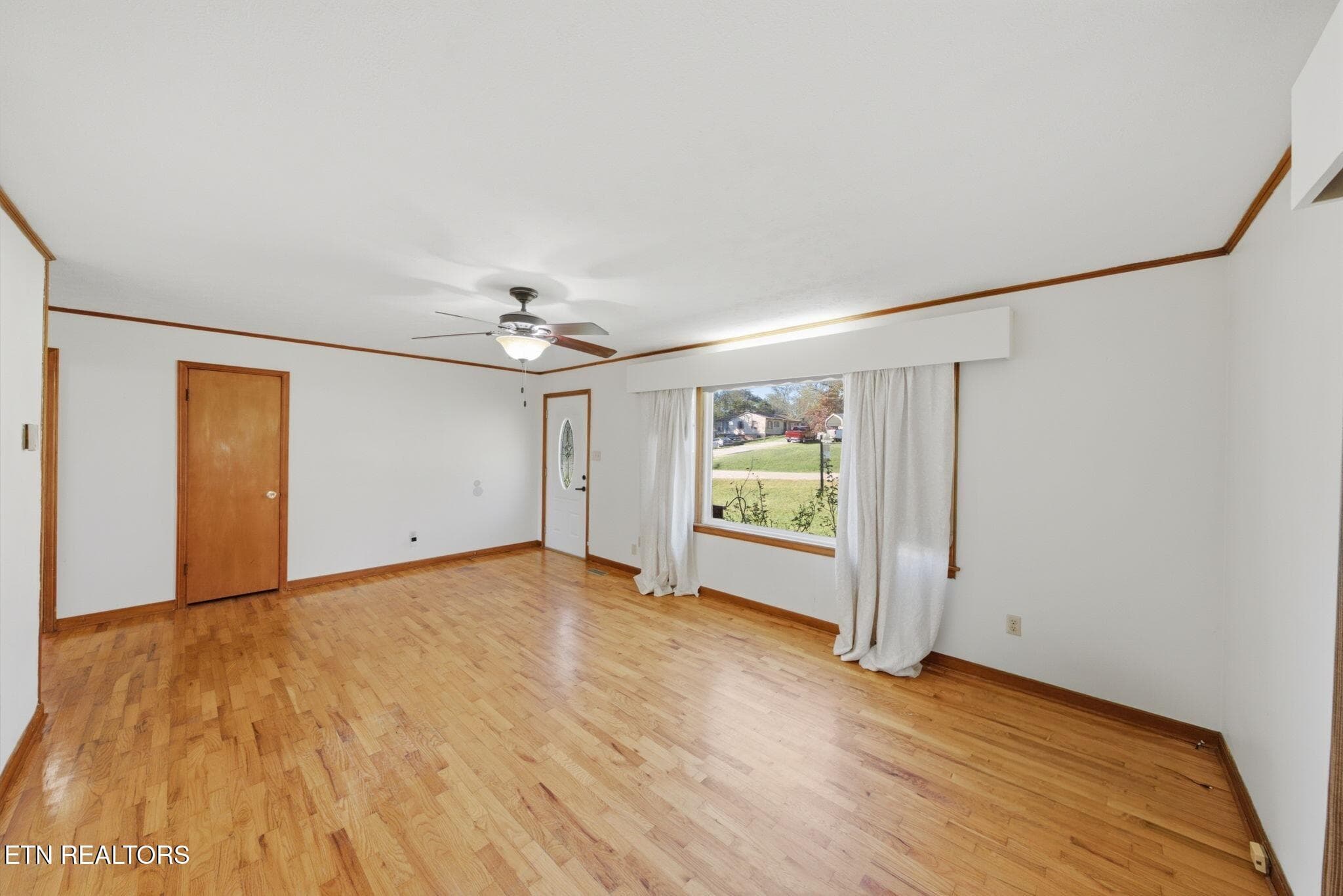 Living Room - 804 Patton Ferry Rd, Kingston, TN 37763