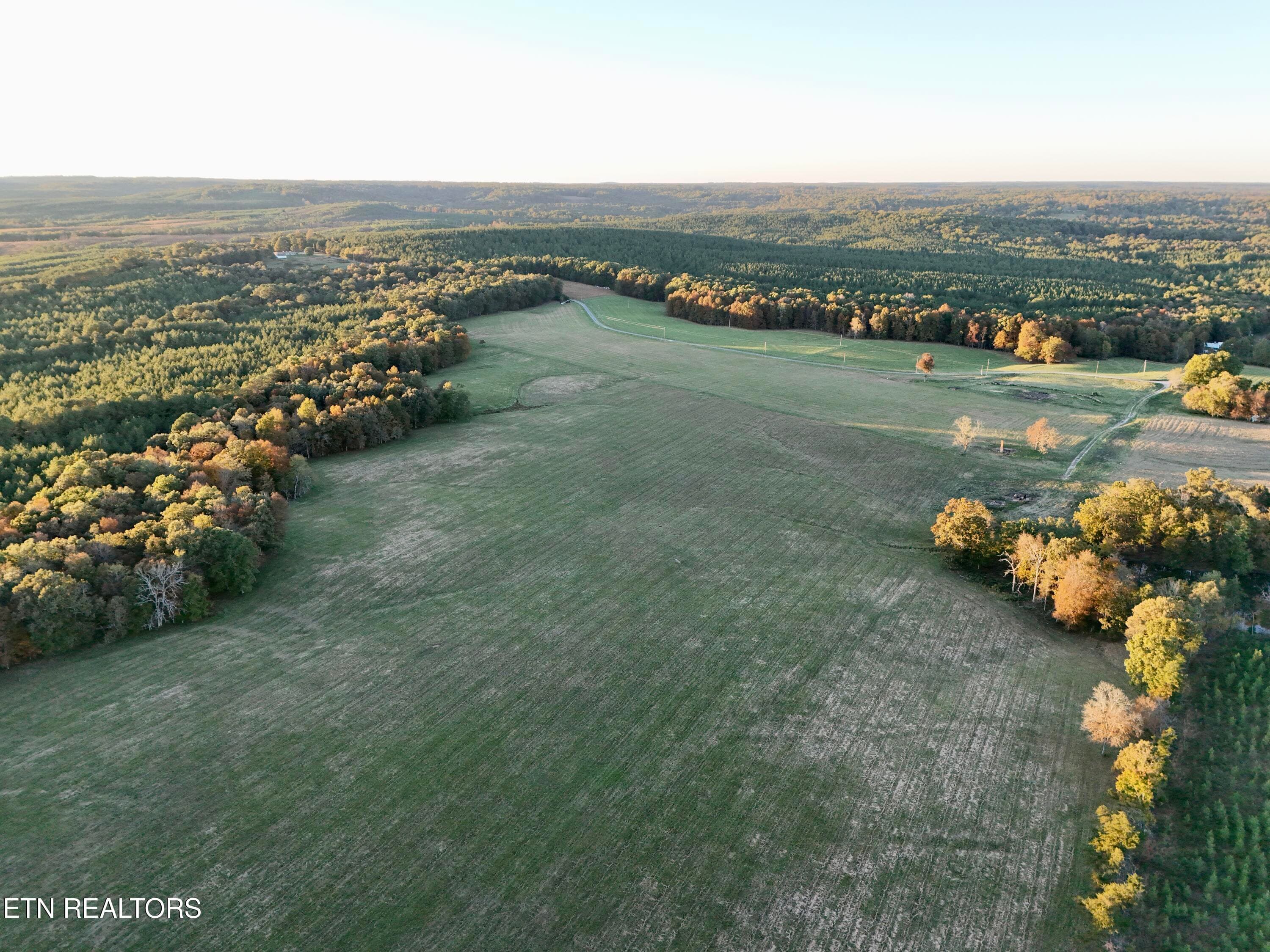 Poke Patch Rd, Crossville, TN 38572