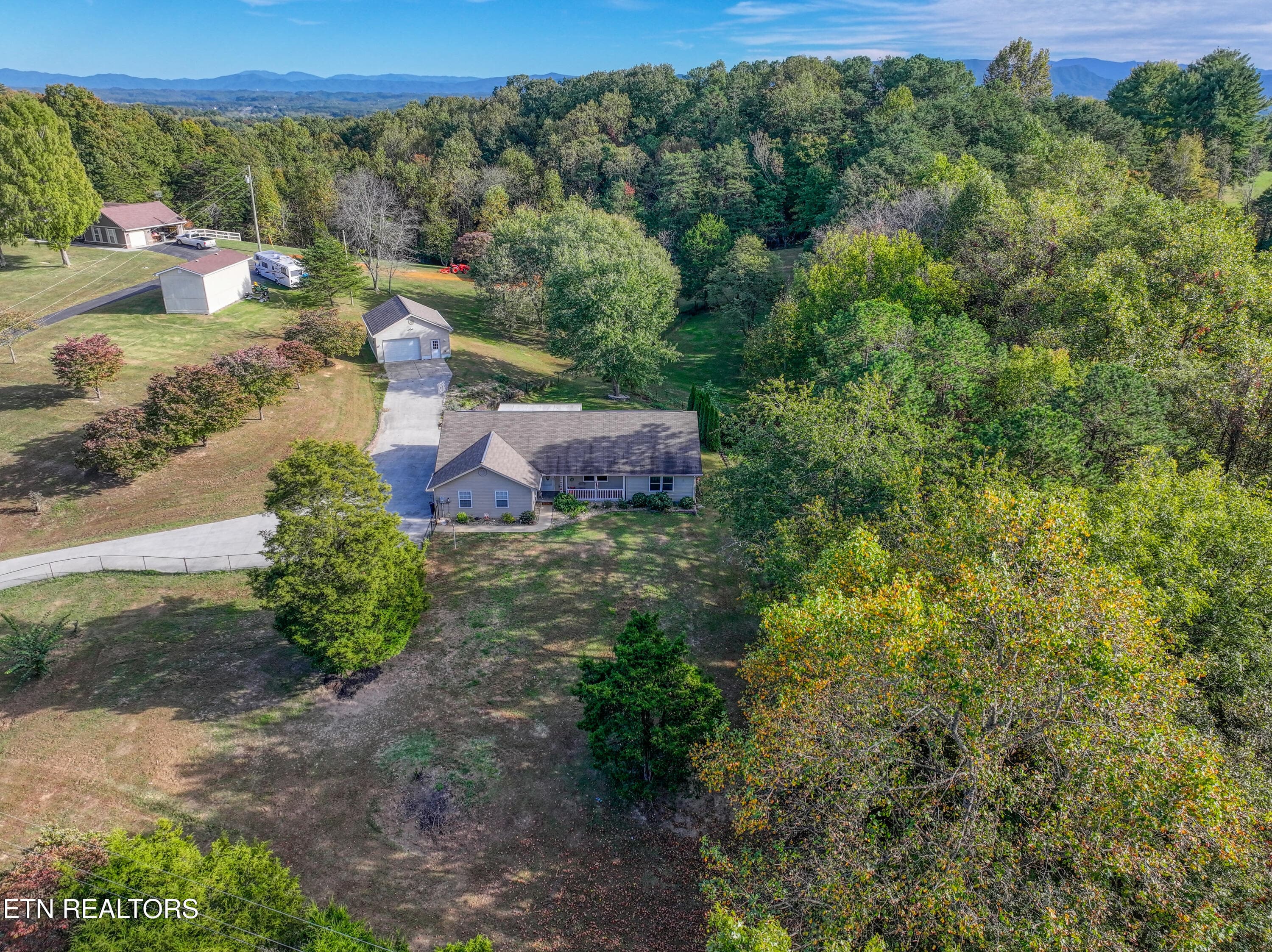 DJI_20261020162336_0528_D_169 - 1733 Oakdale Drive, Dandridge, TN 37725