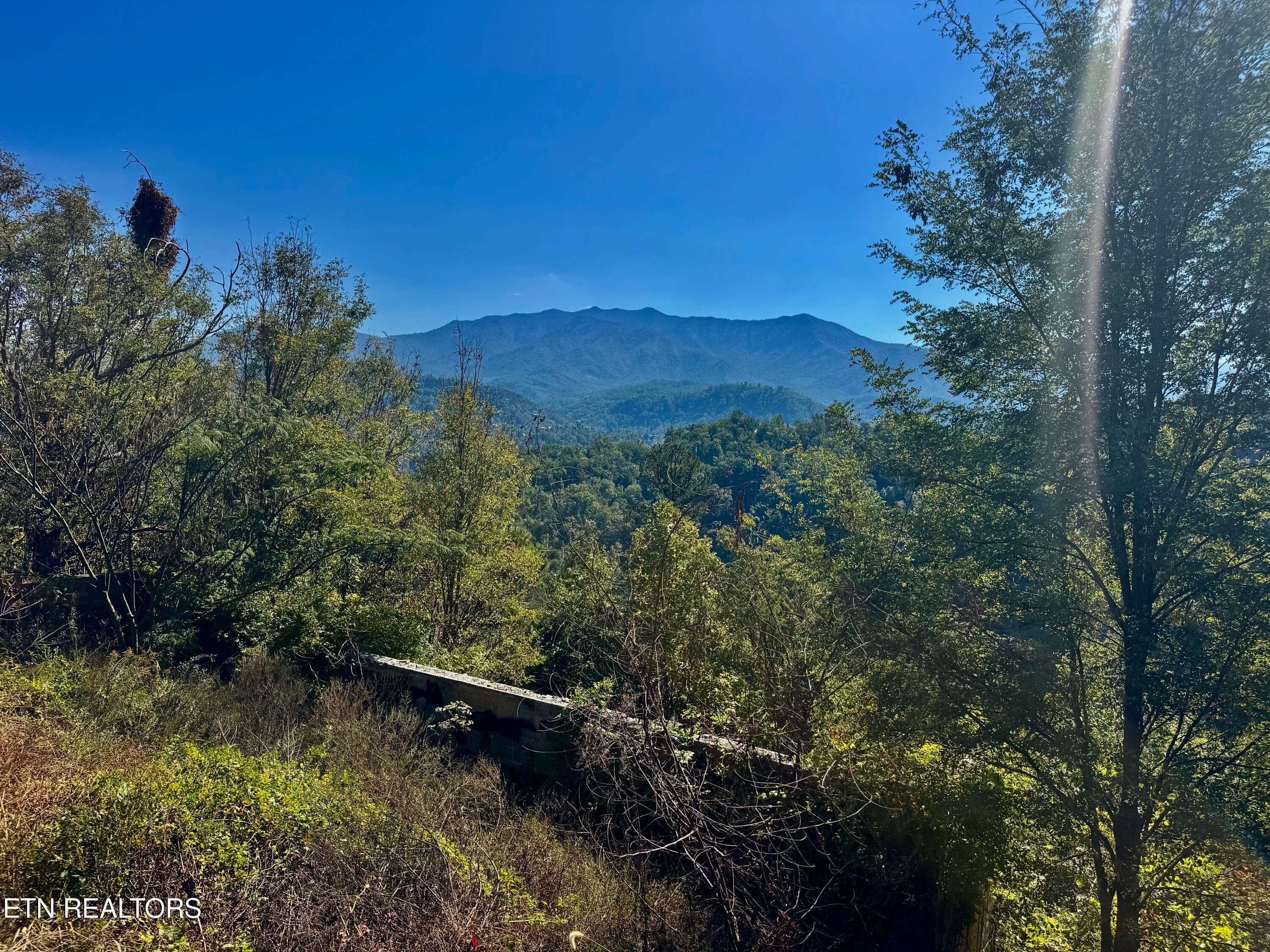 908 E End Court, Gatlinburg, TN 37738