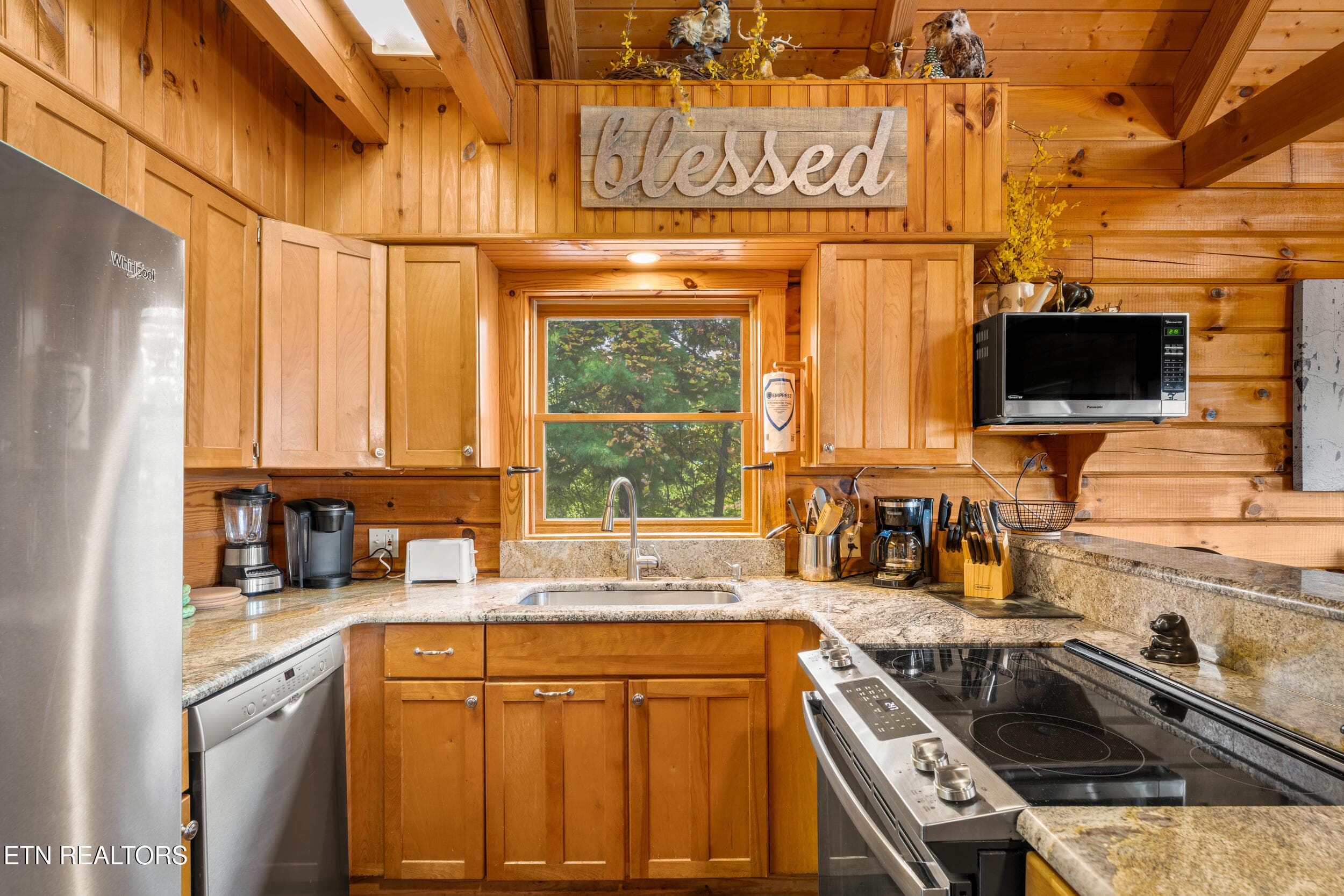 016 - 3831 Glenview Way, Sevierville, TN 37862