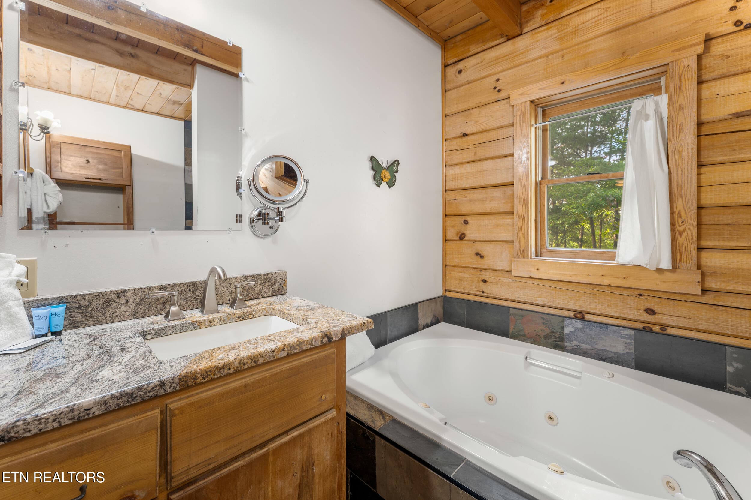 024 - 3831 Glenview Way, Sevierville, TN 37862