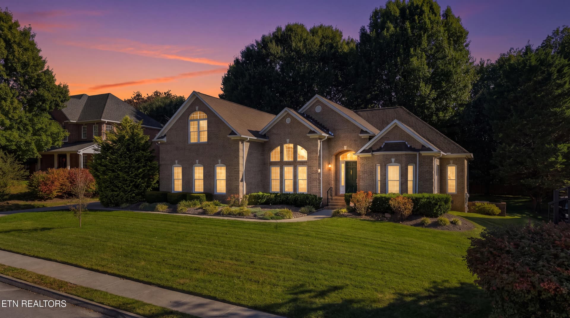 DJI_20261021104909_0209_D_twilight_2d5d9 - 552 Windham Hill Rd, Knoxville, TN 37934