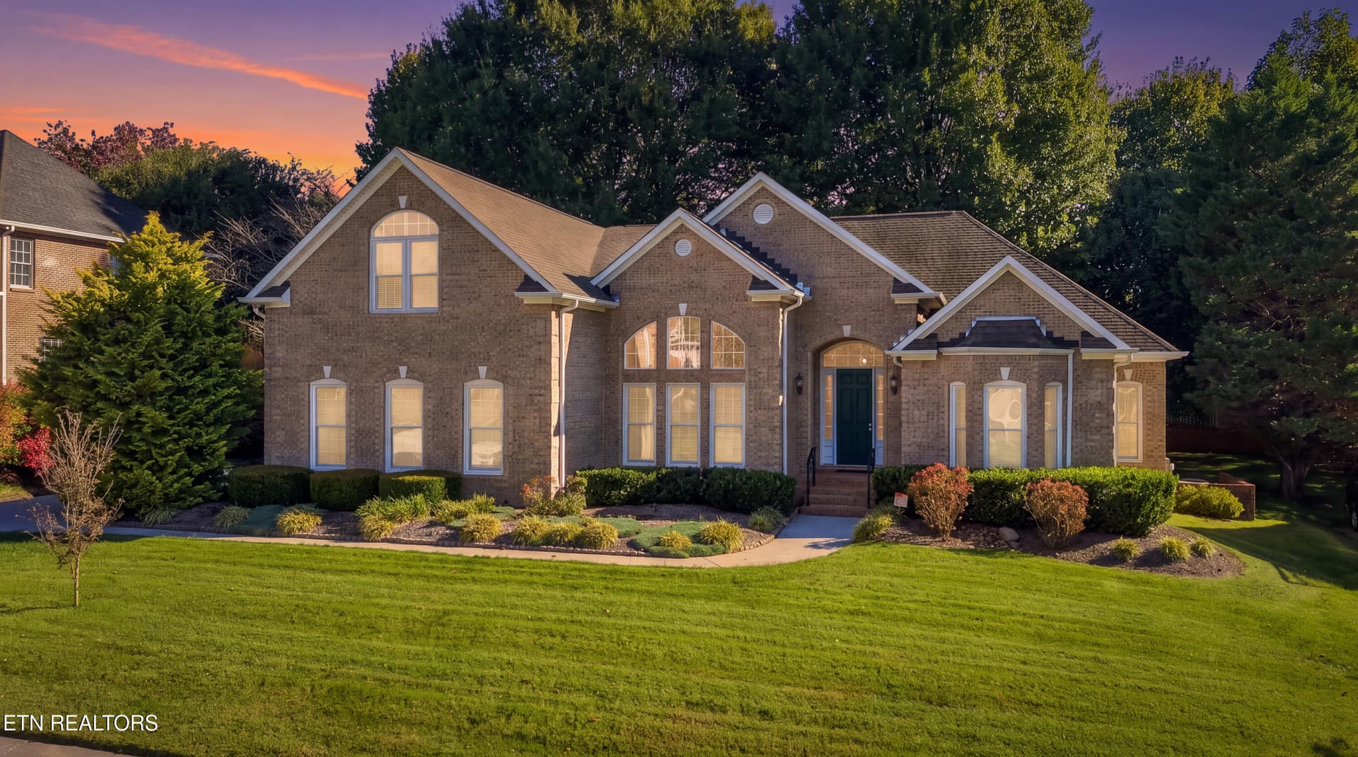 DJI_20261021104929_0218_D_twilight_bd09b - 552 Windham Hill Rd, Knoxville, TN 37934