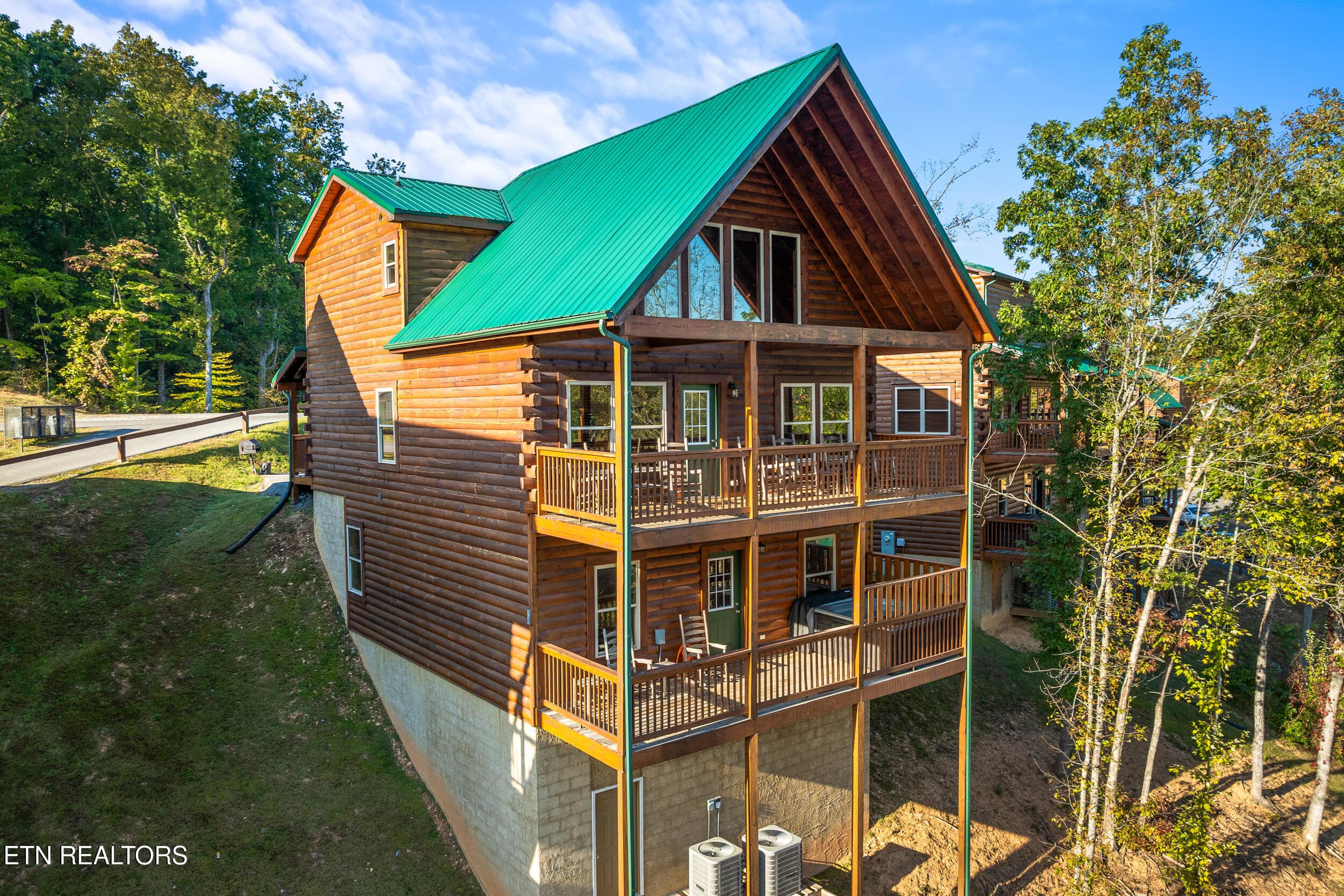 003 - 813 String Run Way St, Pigeon Forge, TN 37863