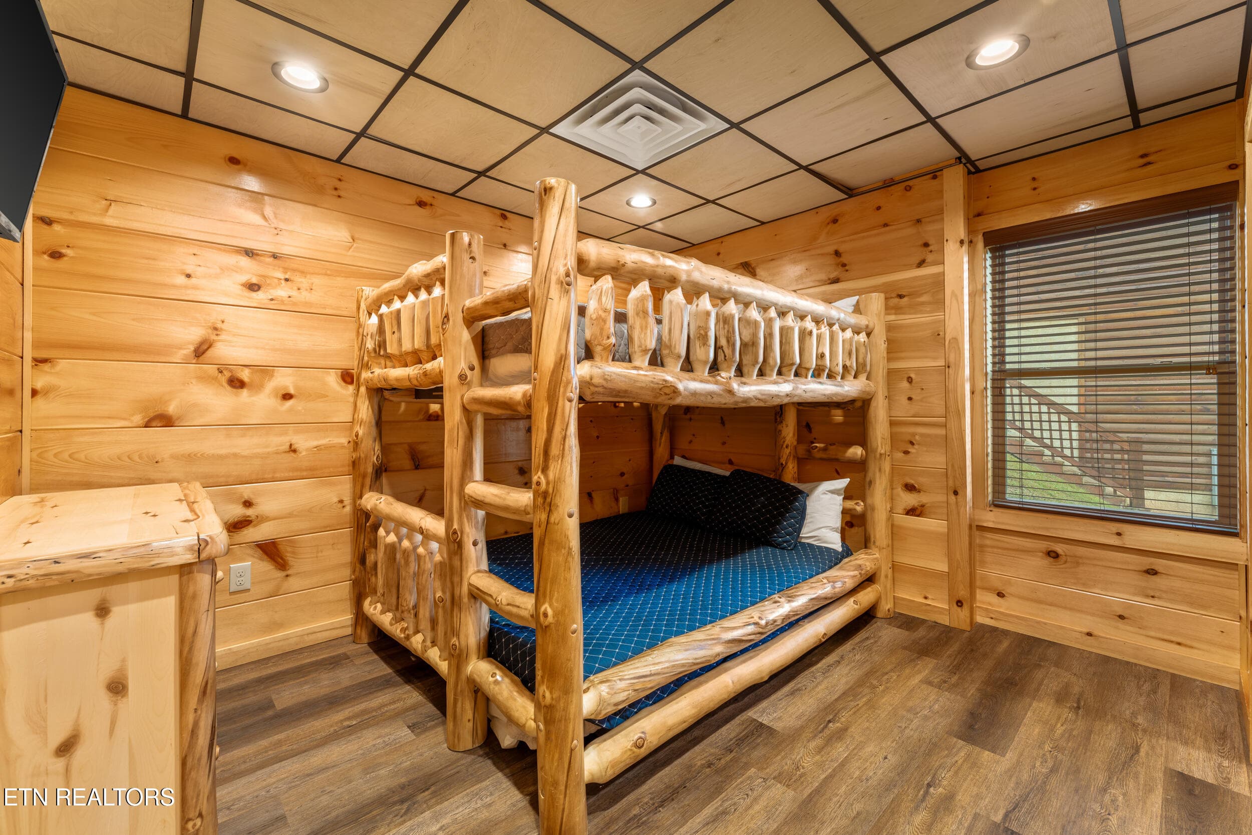 021 - 813 String Run Way St, Pigeon Forge, TN 37863