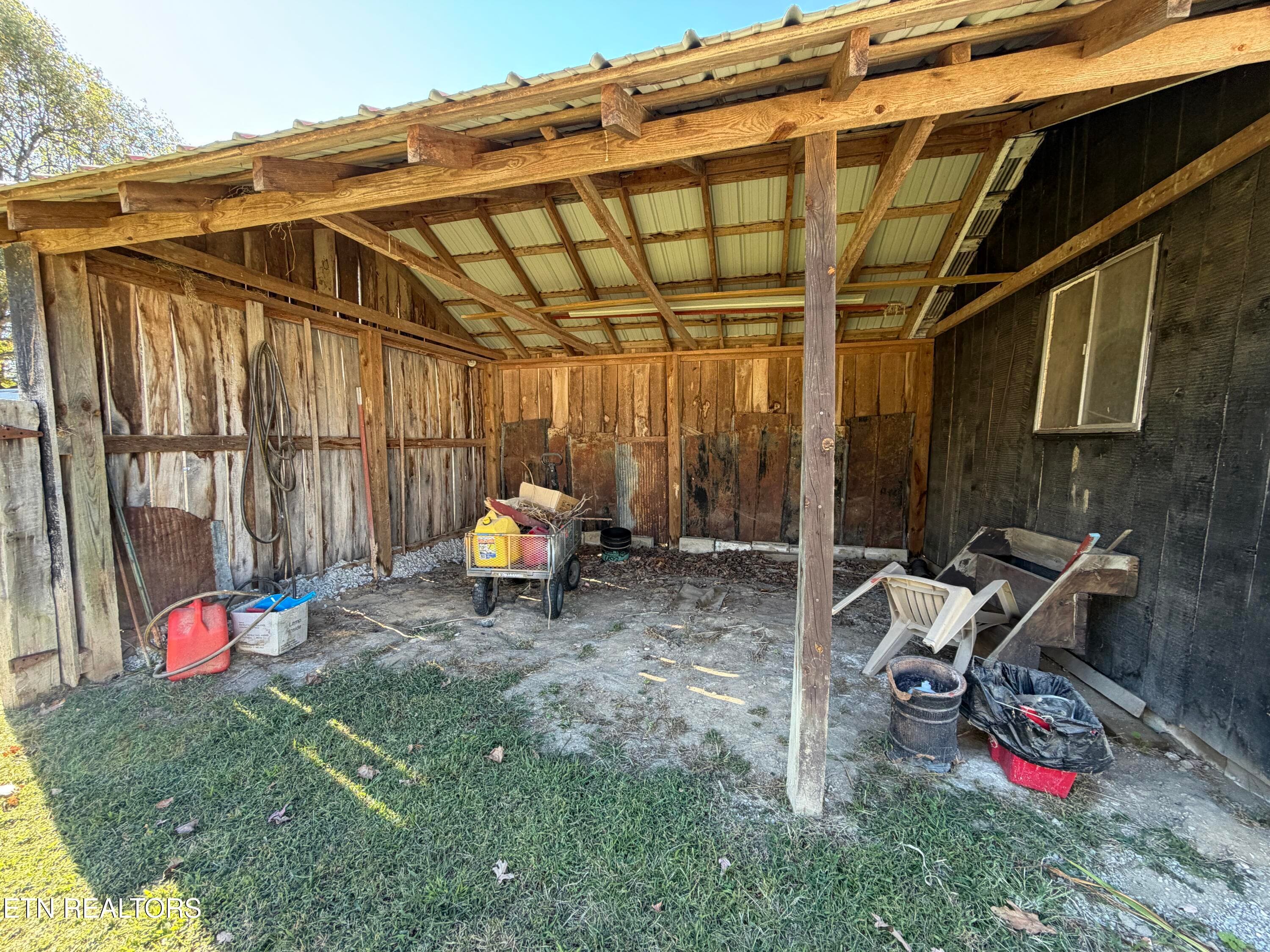 IMG_1898 - 841 Yellow Cliff Rd, Jamestown, TN 38556