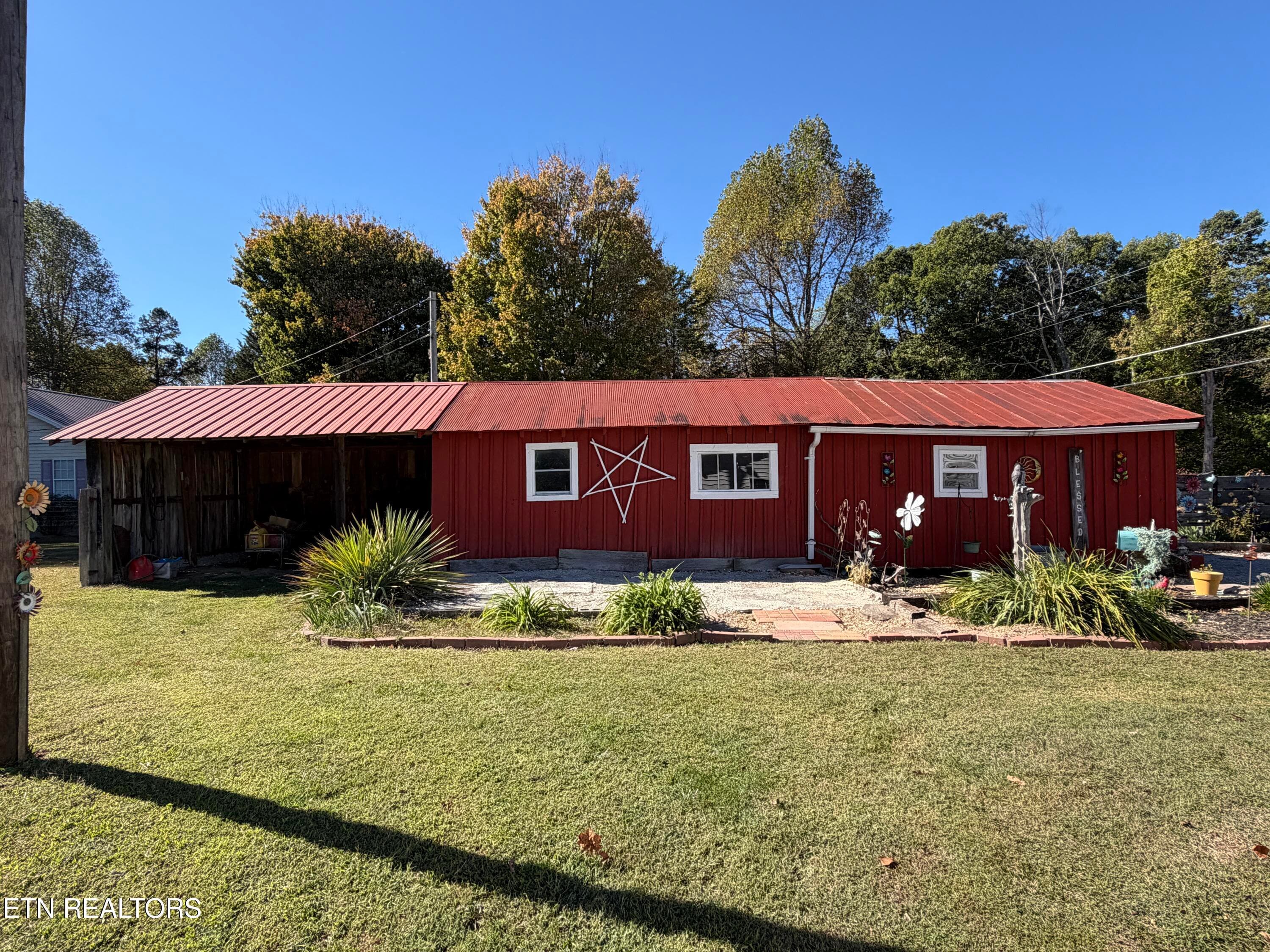 IMG_1895 - 841 Yellow Cliff Rd, Jamestown, TN 38556