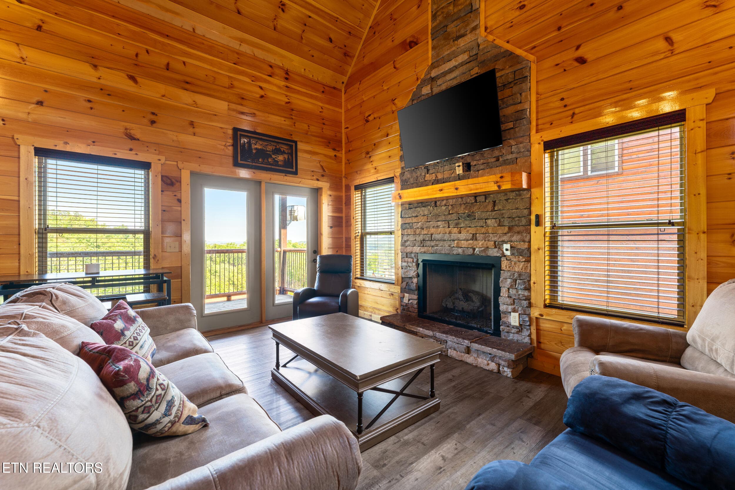 010 - 3307 Pine Peak Way, Sevierville, TN 37862