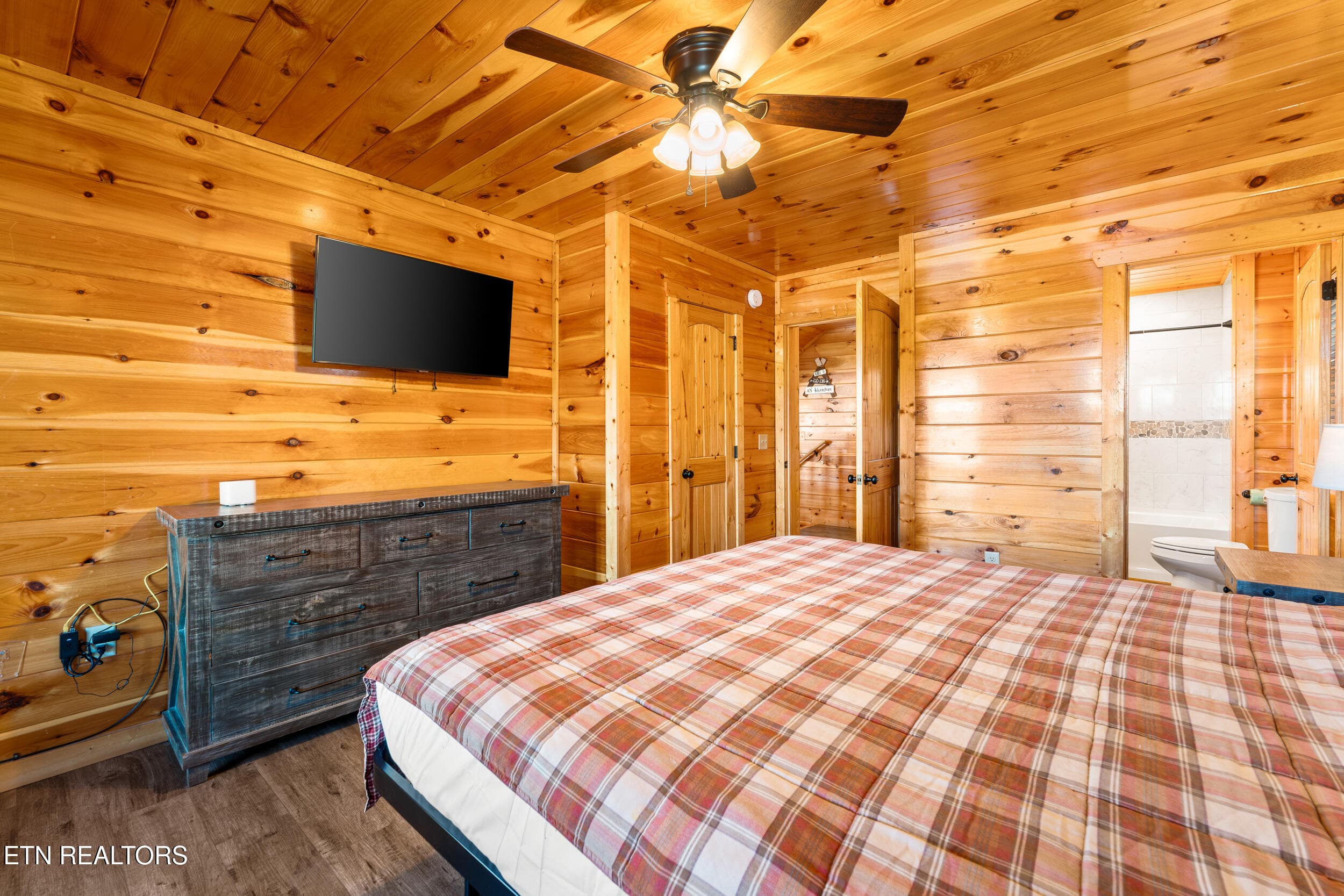 019 - 3307 Pine Peak Way, Sevierville, TN 37862