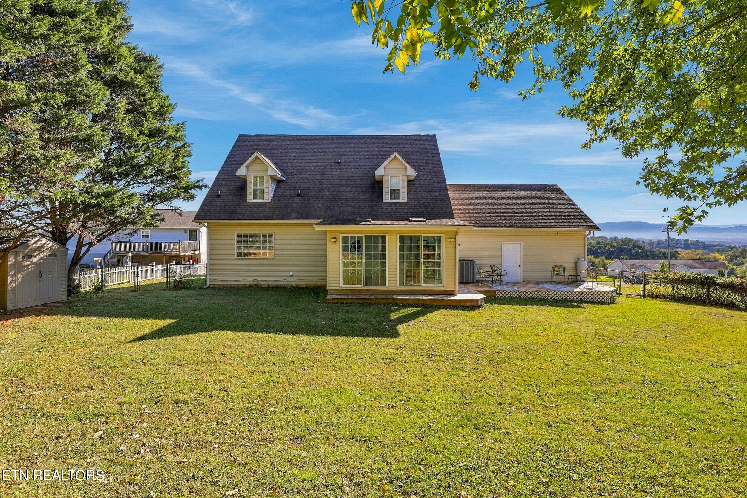 011 - 551 Keene Circle, Dandridge, TN 37725