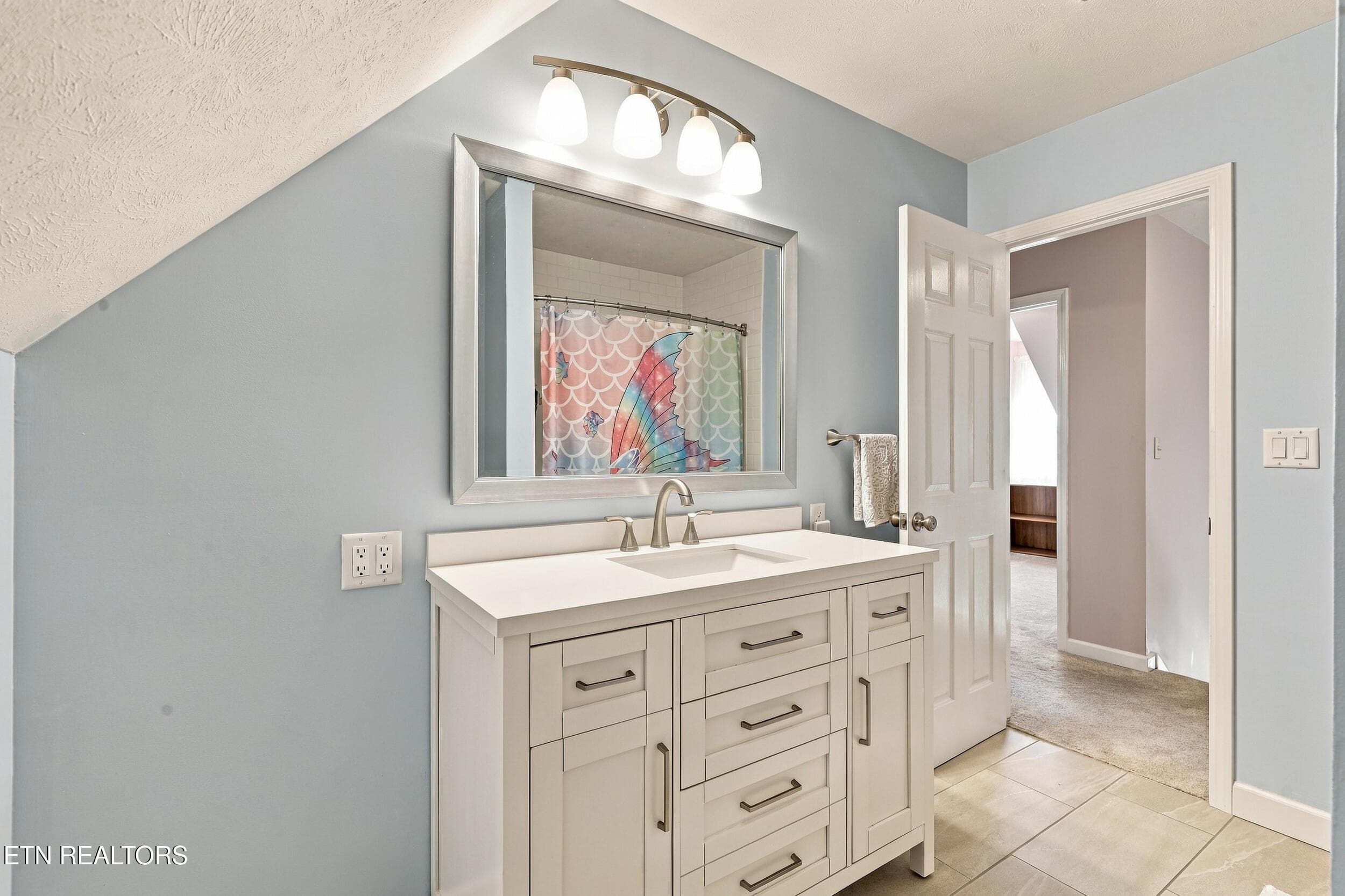 048 - 551 Keene Circle, Dandridge, TN 37725