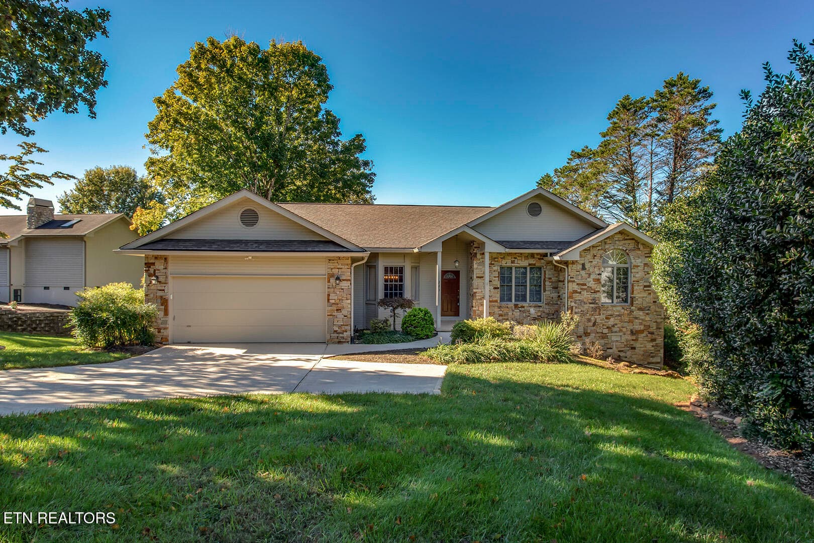 223 Chatuga Way, Loudon, TN 37774