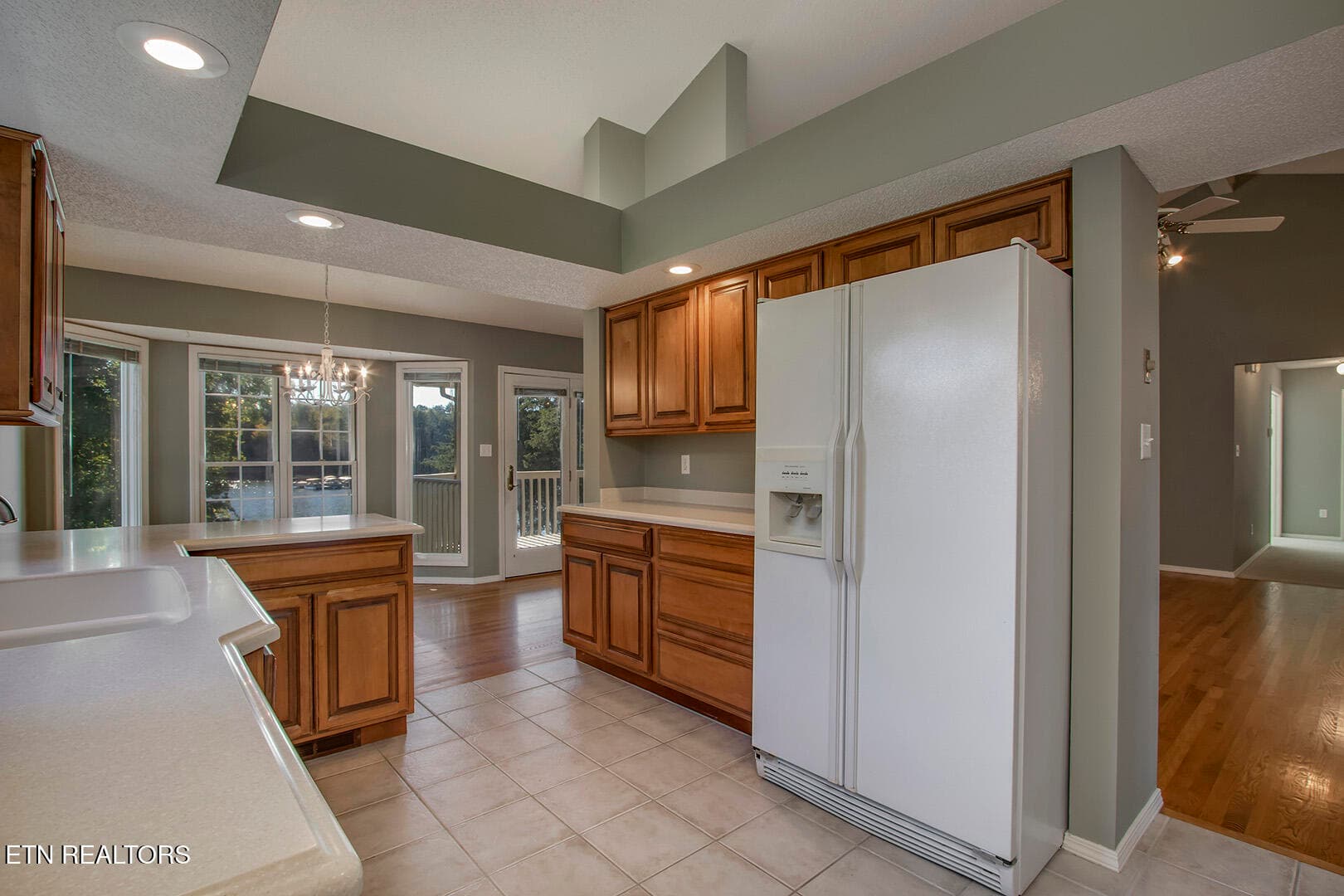 20_223 Chatuga Way_Kitchen04 - 223 Chatuga Way, Loudon, TN 37774