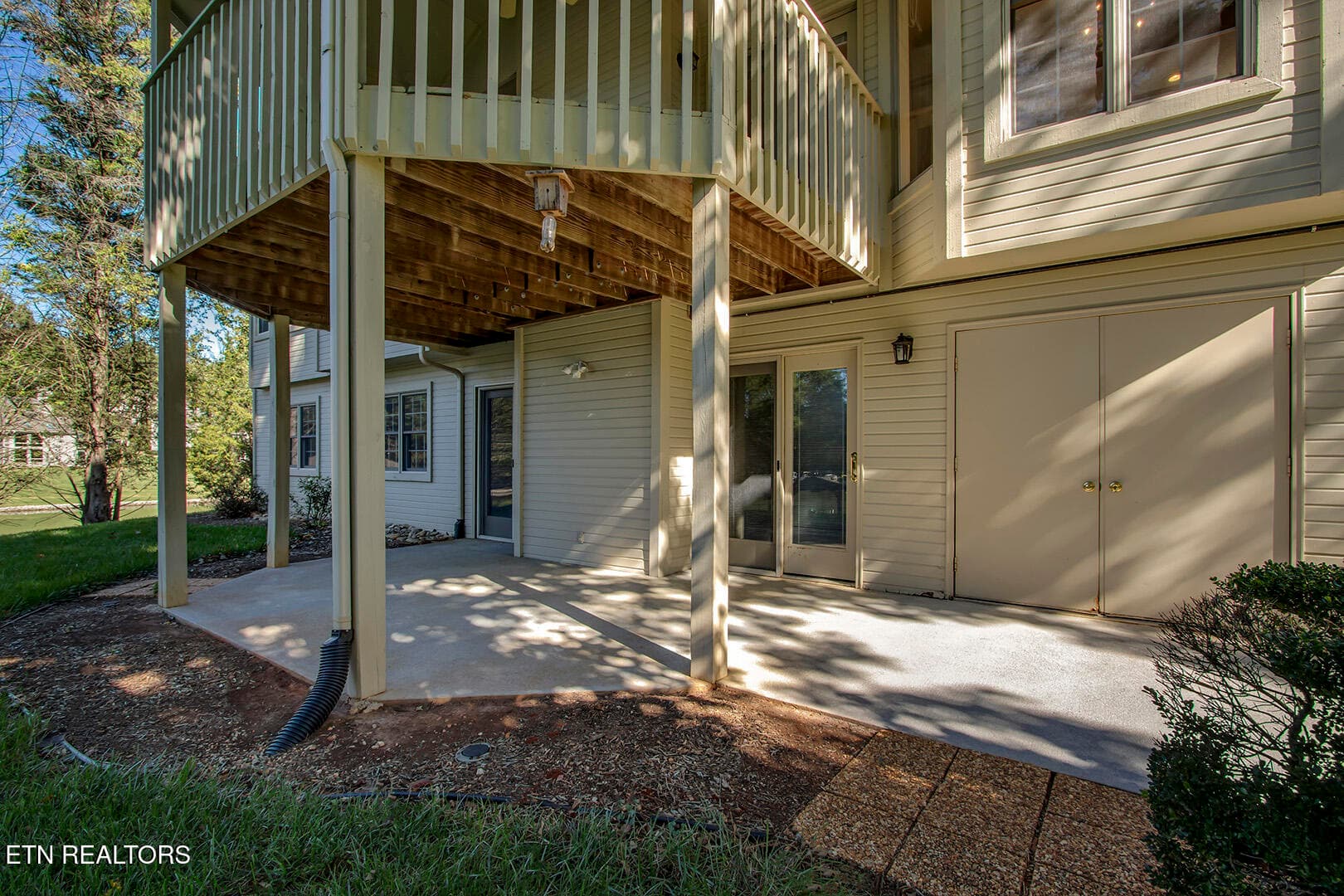 47_223 Chatuga Way_CoveredPatio02-ShopEn - 223 Chatuga Way, Loudon, TN 37774
