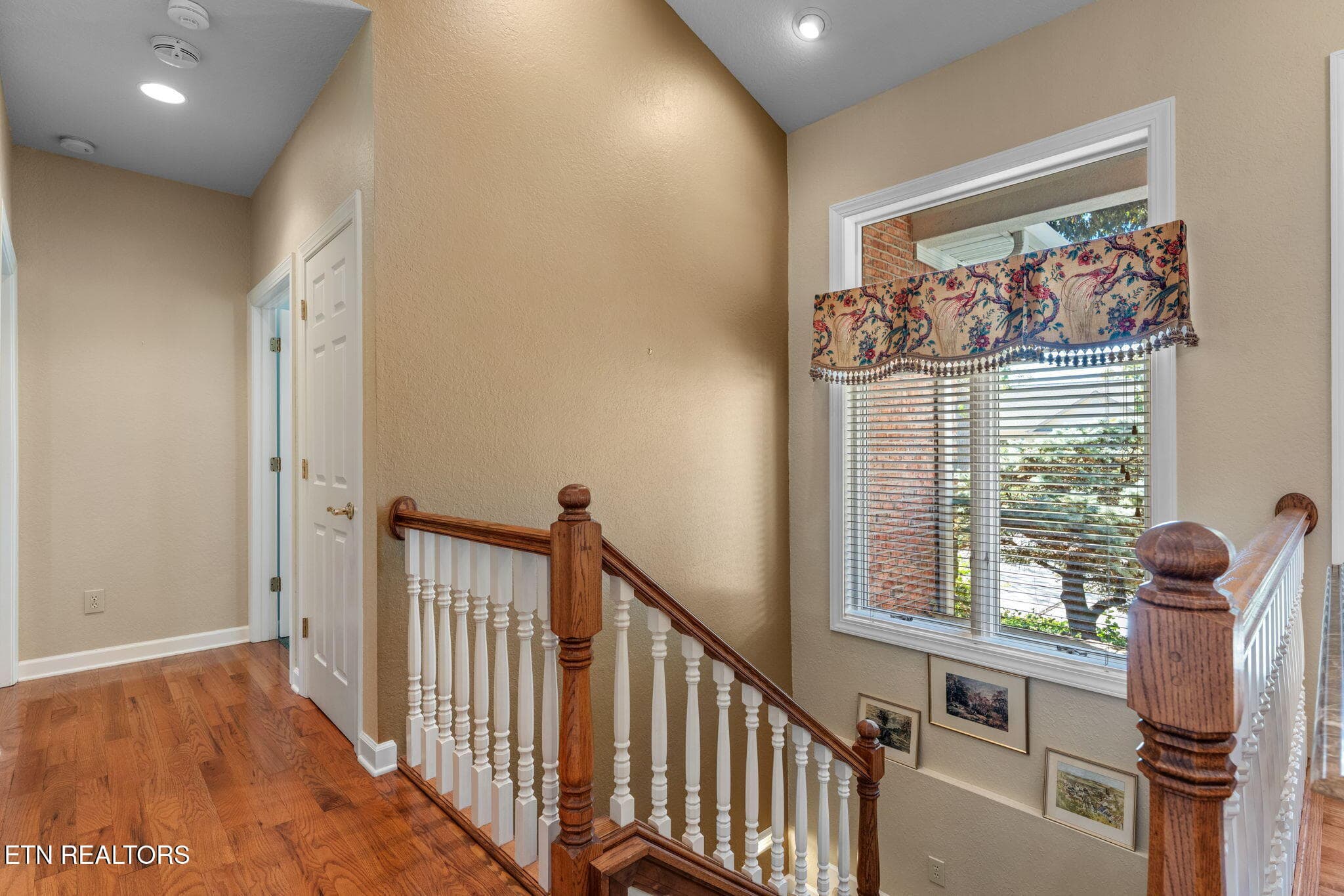 Staircase - 404 Catoosa Lane, Loudon, TN 37774