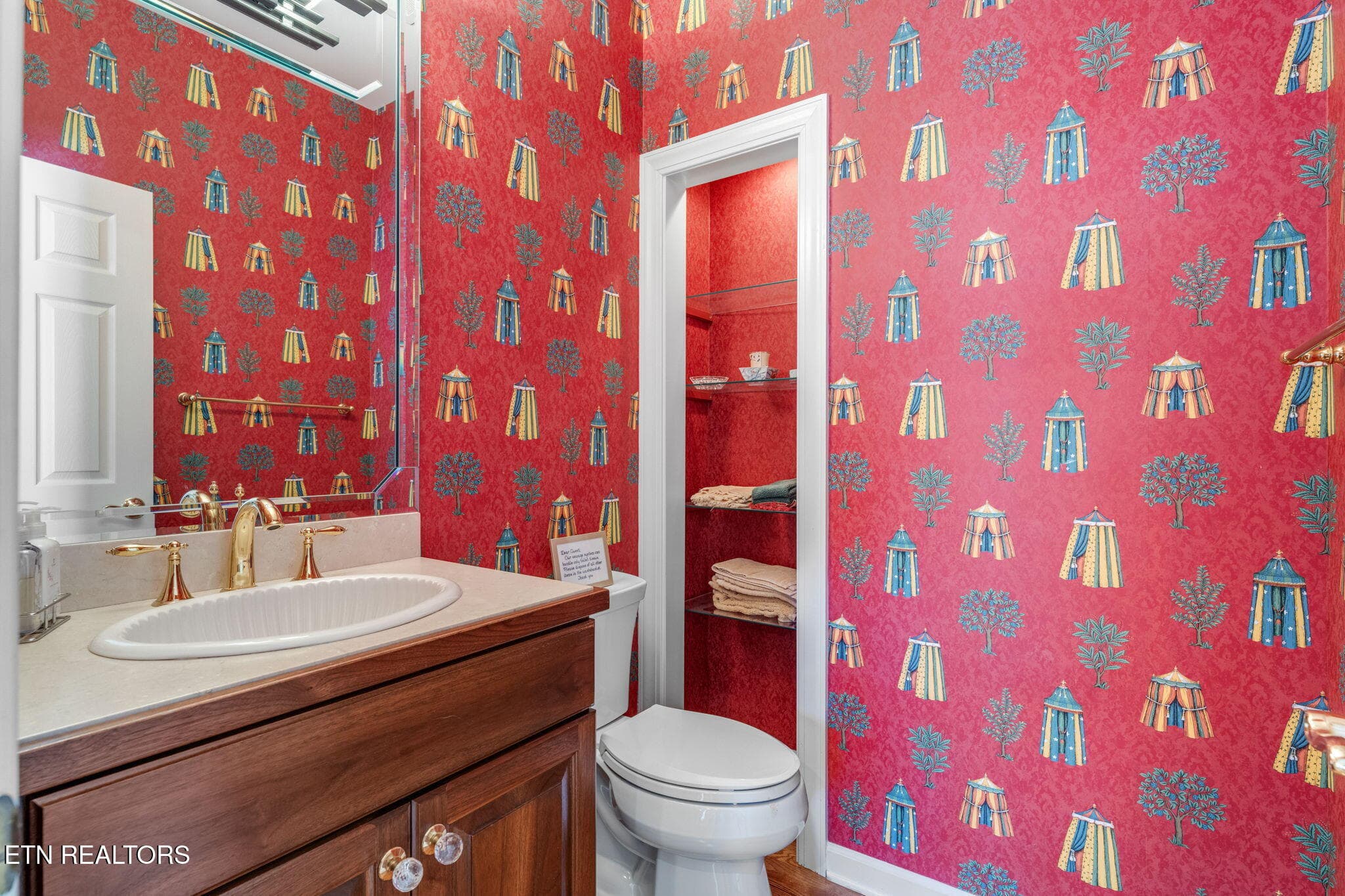 Half Bath - 404 Catoosa Lane, Loudon, TN 37774