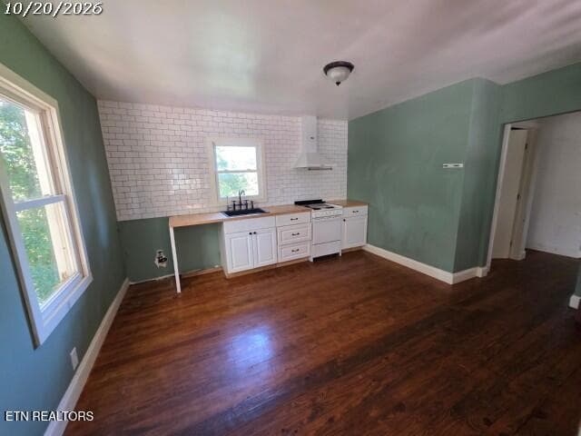 Kitchen- upper - 520 Burns Rd, Knoxville, TN 37914