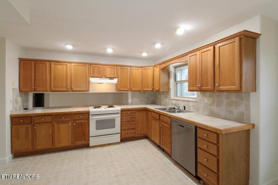 kitchen - 211 Sequoyah Tr, Rutledge, TN 37861