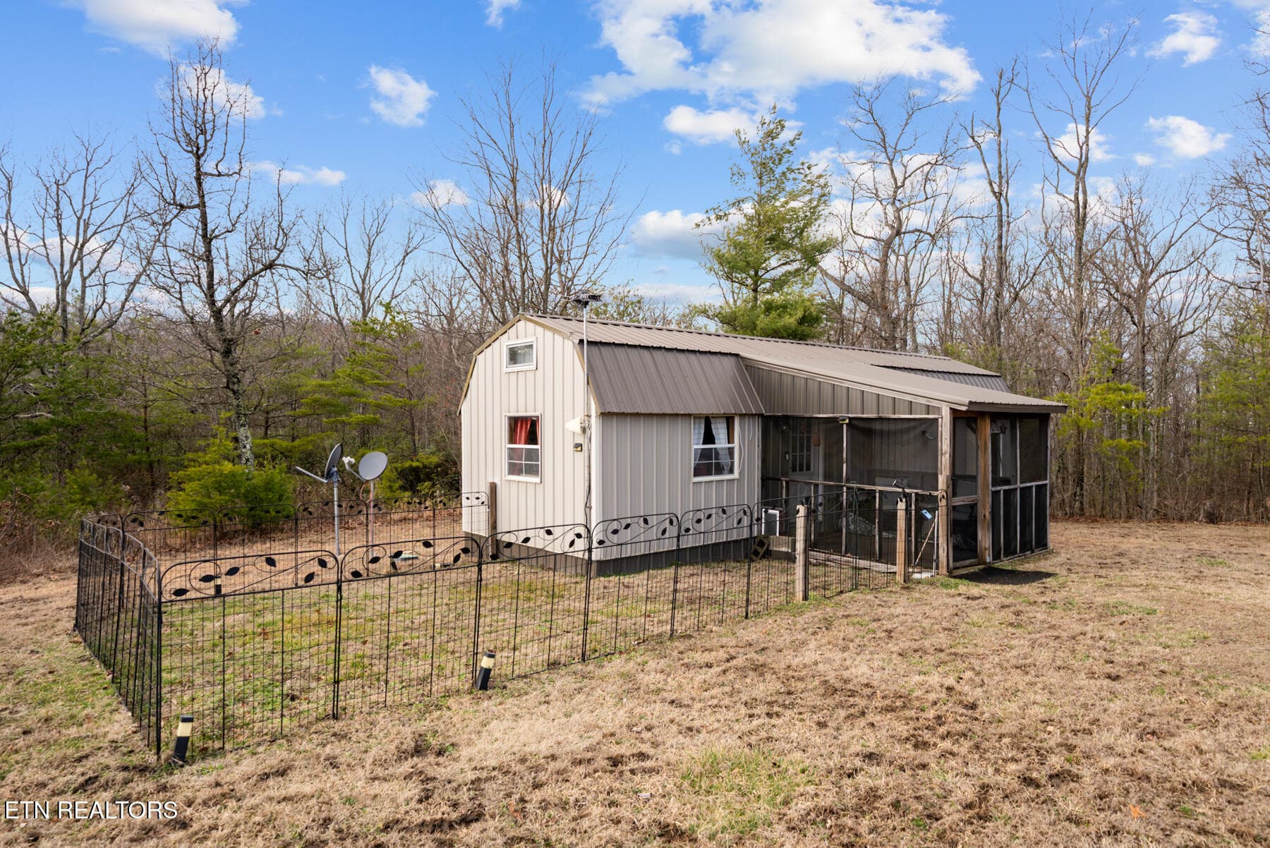 Brown house - 1478 Mawila Ridge Rd, Crossville, TN 38555
