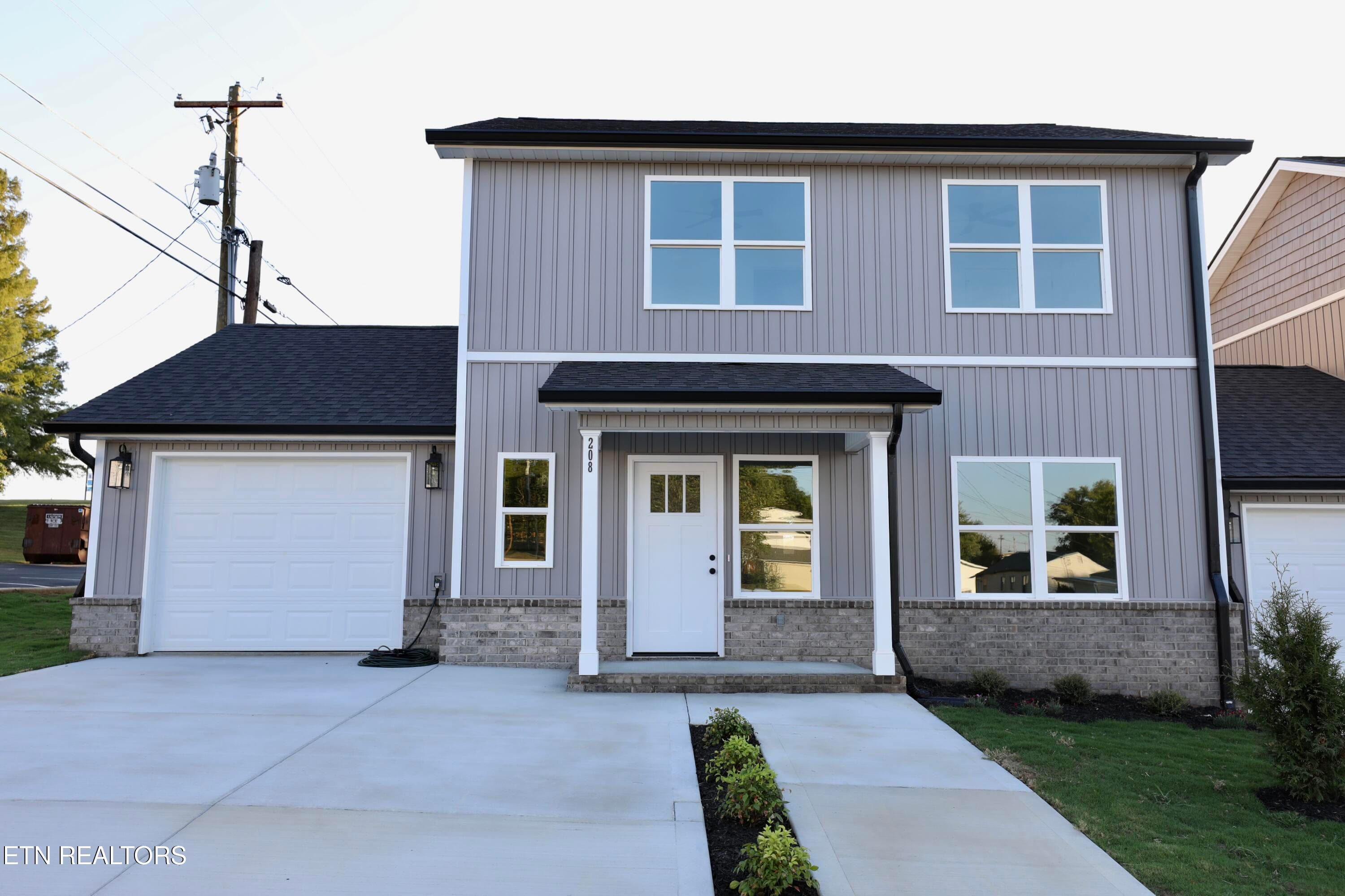 2 - Avenue B 204,206,208, Alcoa, TN 37701