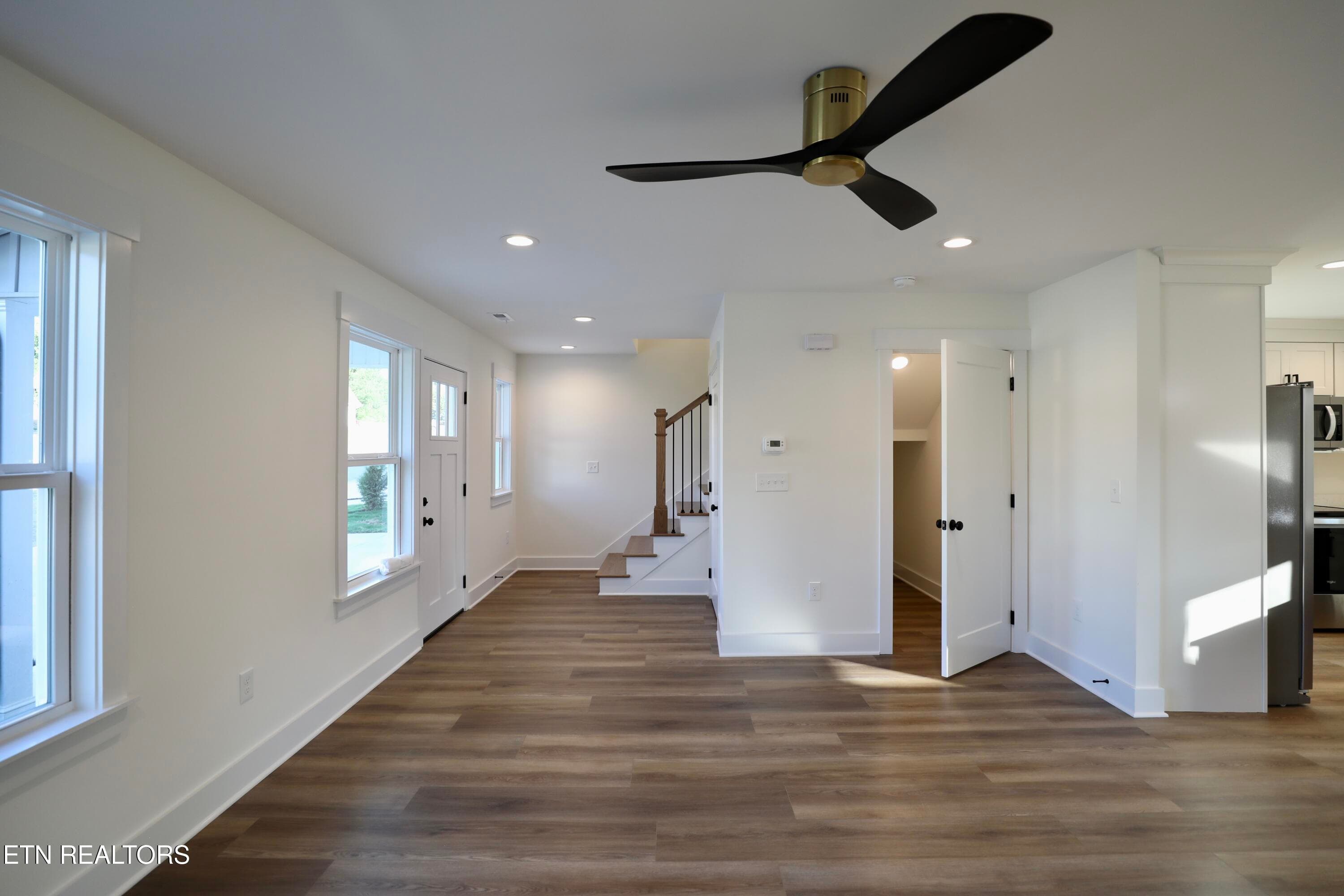 15 - Avenue B 204,206,208, Alcoa, TN 37701
