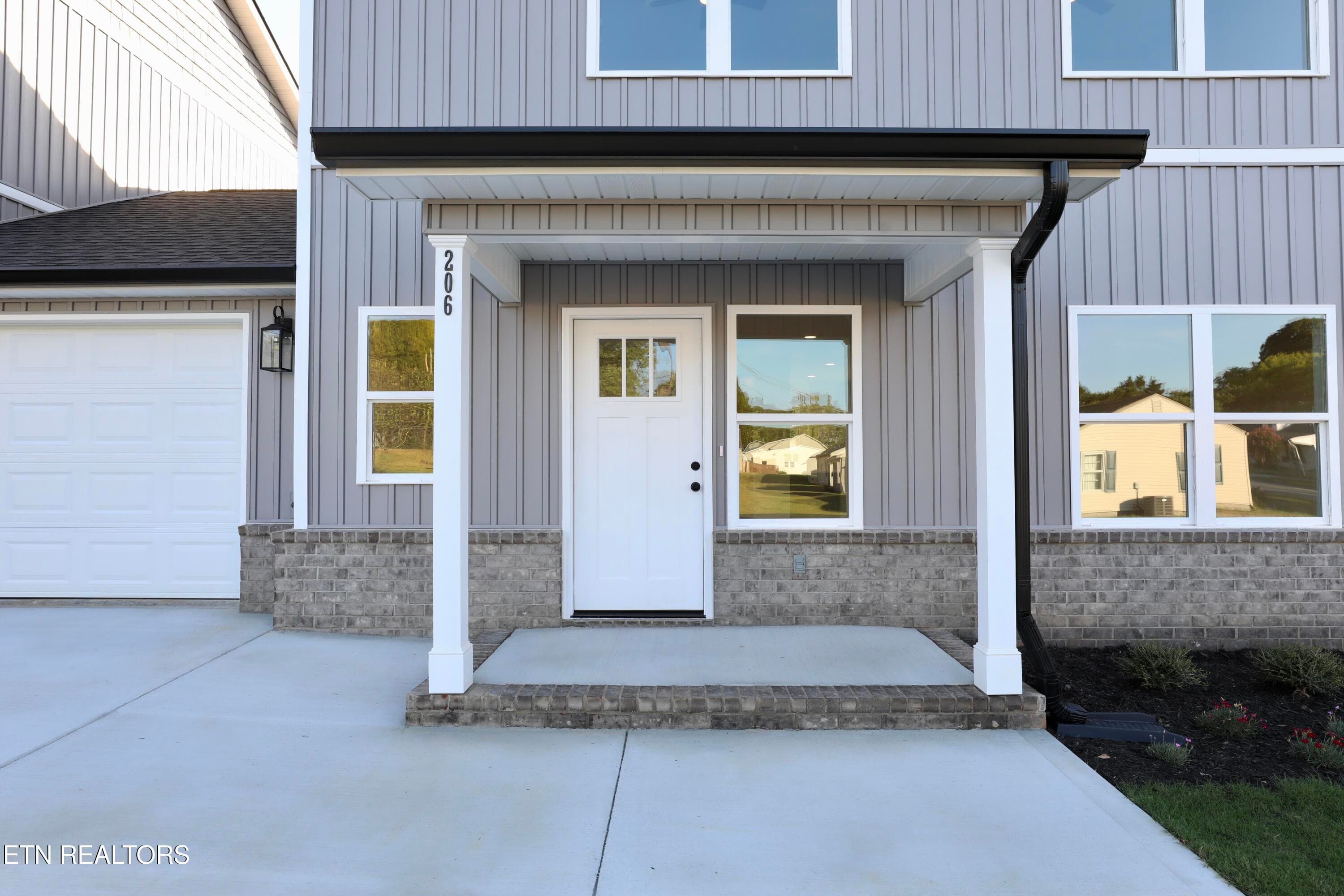 7 - Avenue B 204,206,208, Alcoa, TN 37701