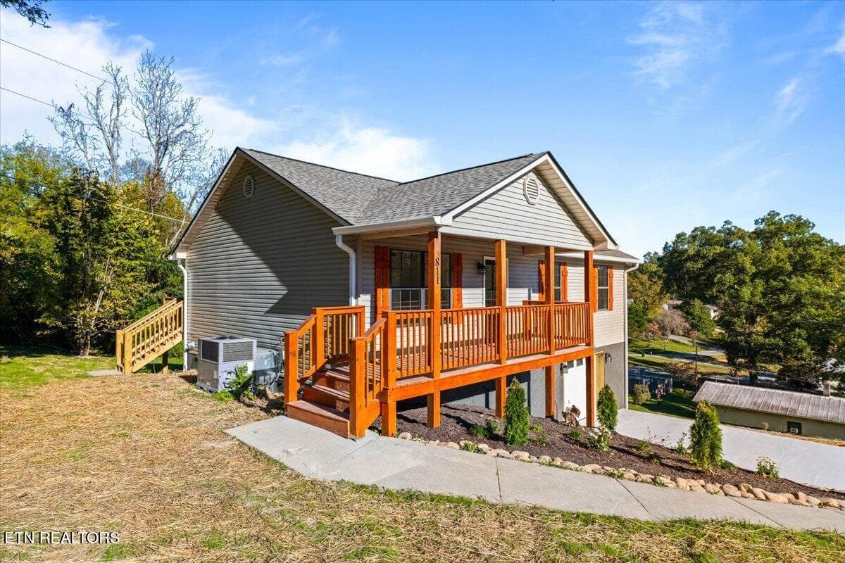 02-811 S 15th St - 811 S 15th St, LaFollette, TN 37766