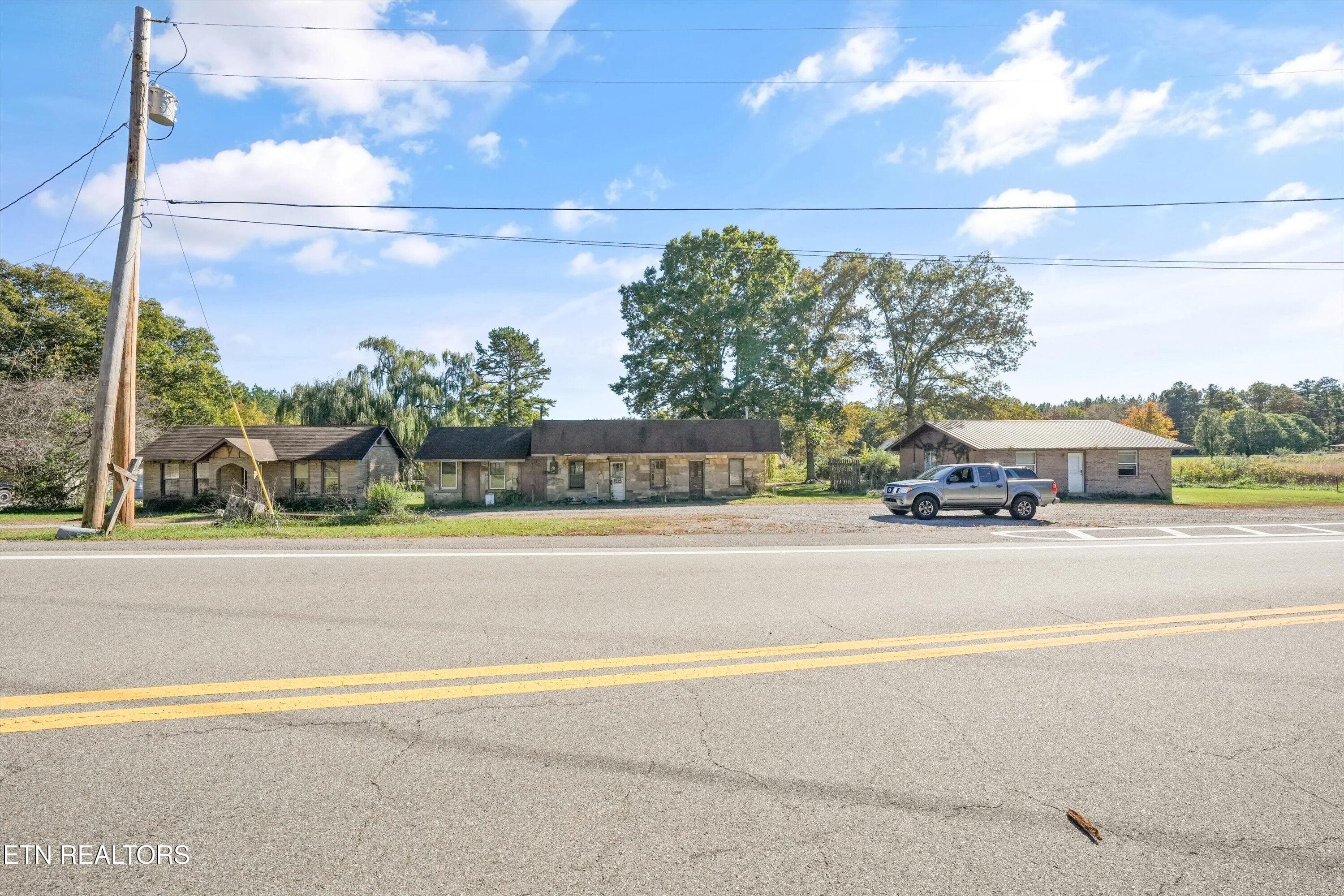 Roadside Property View - 9476 Morgan County Hwy, Sunbright, TN 37872